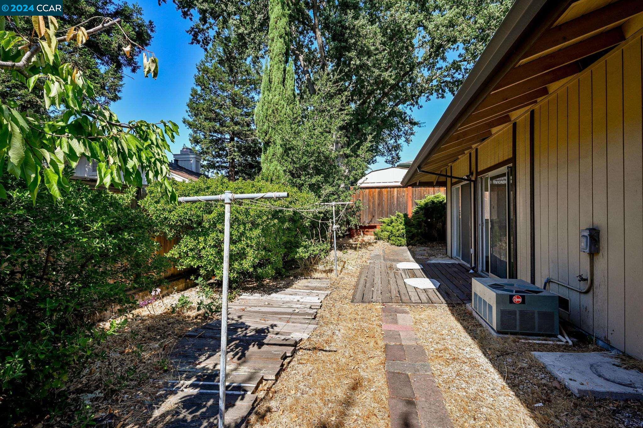 15 Sutters Mill Ct