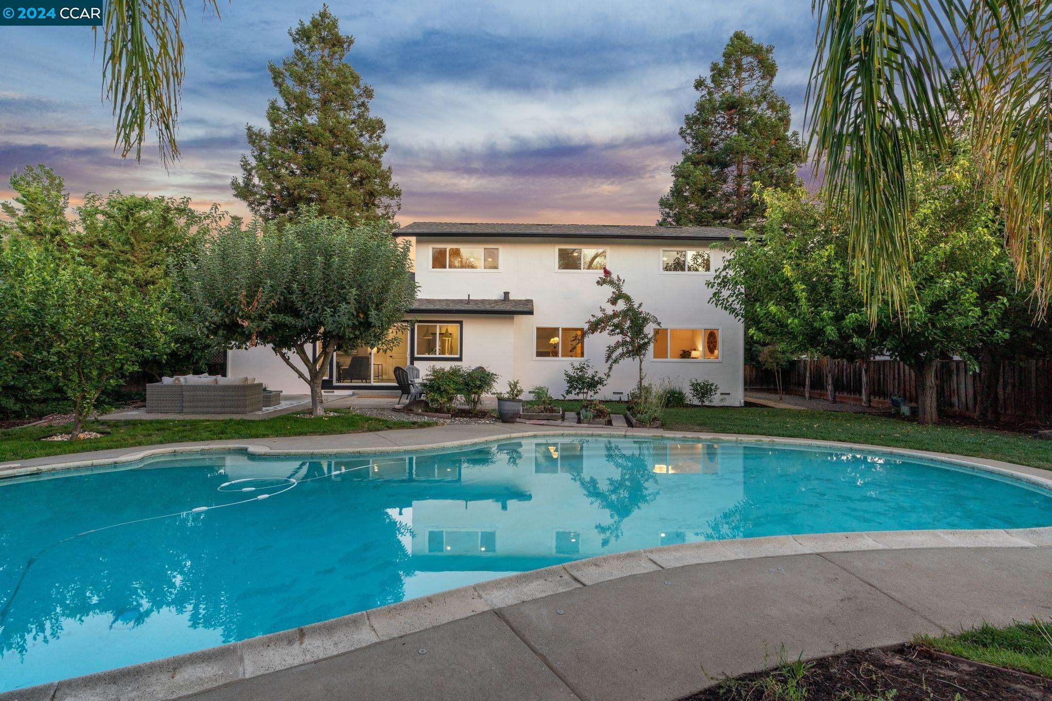285 Firestone Dr
