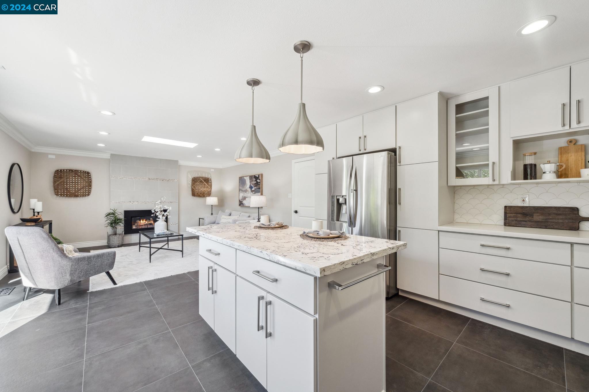 285 Firestone Dr