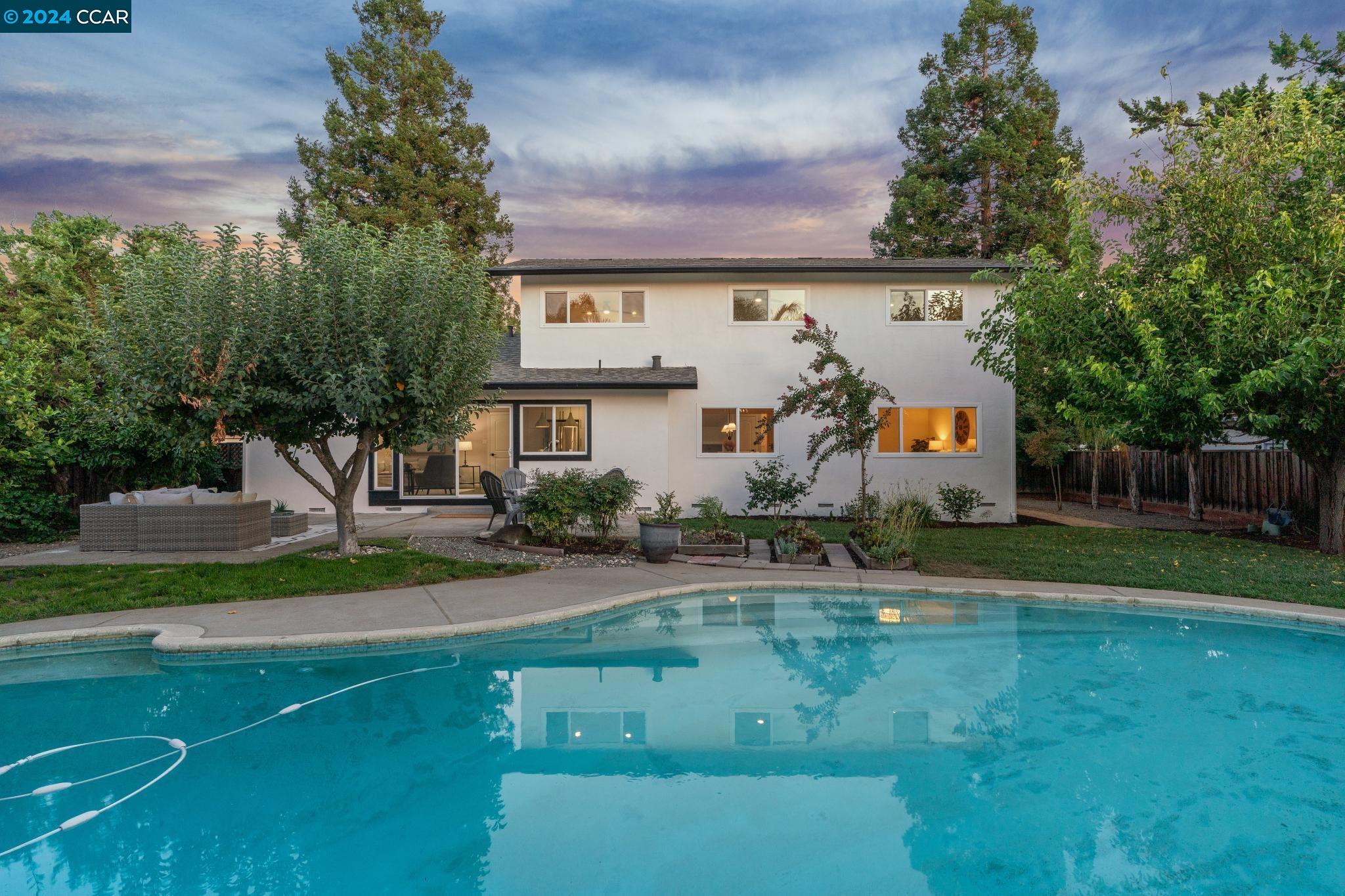 285 Firestone Dr