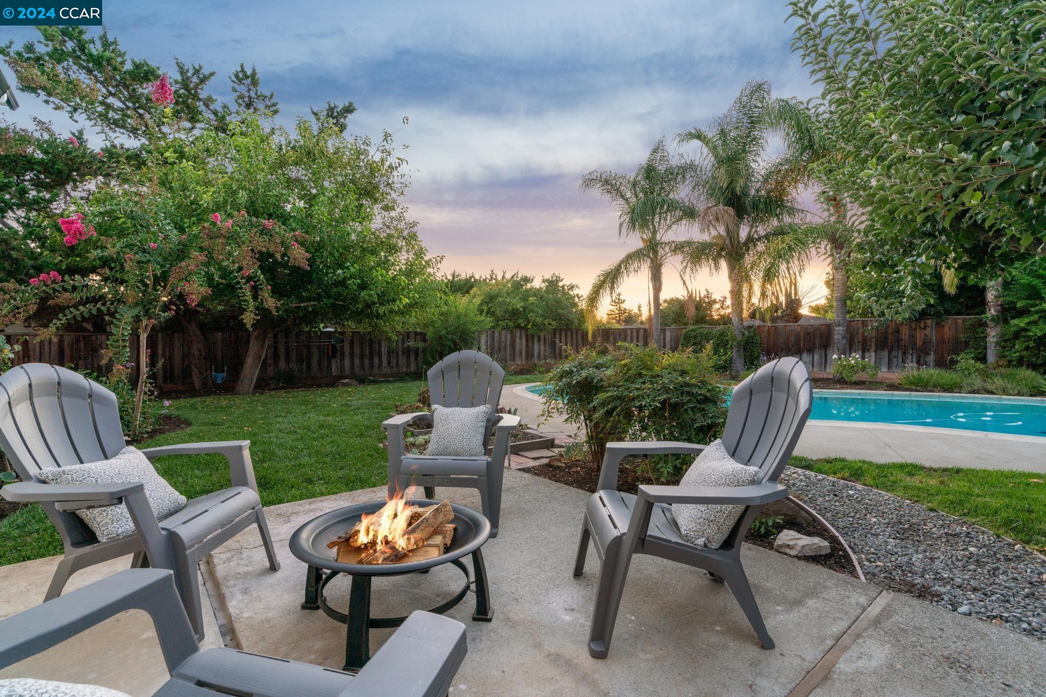 285 Firestone Dr
