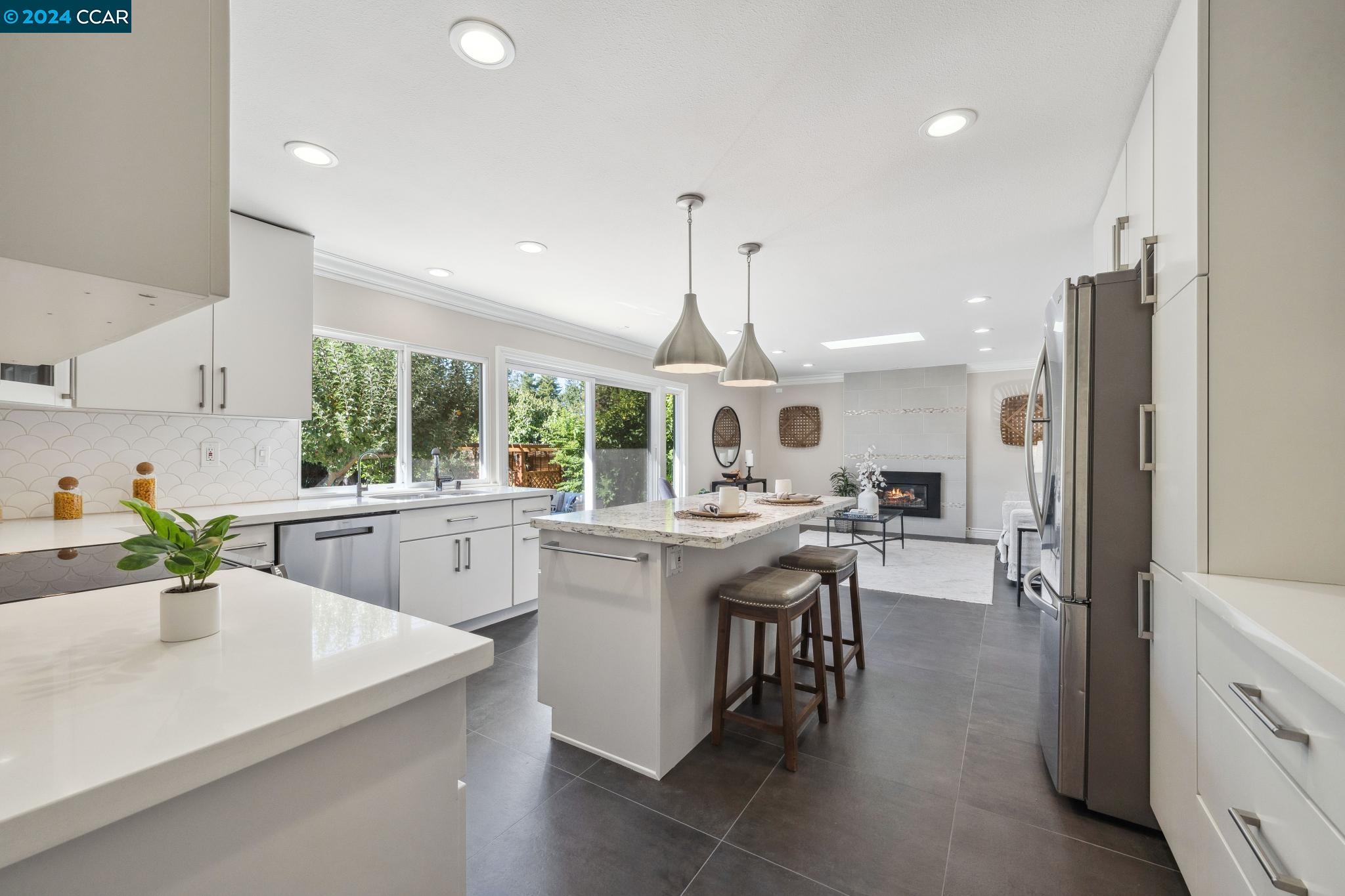 285 Firestone Dr