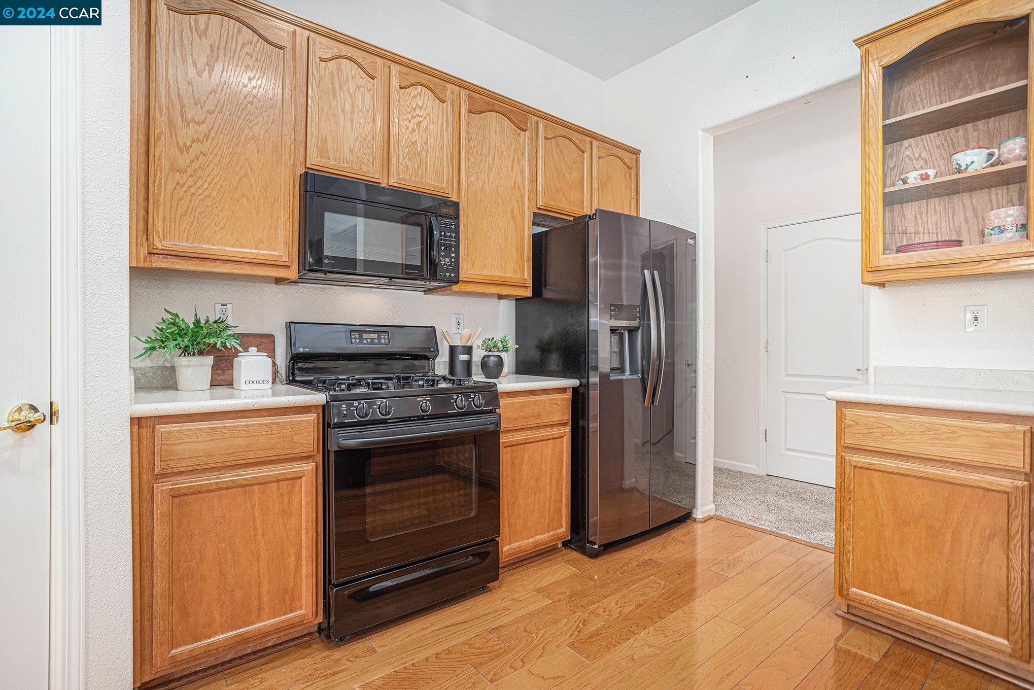513 Encore Way
