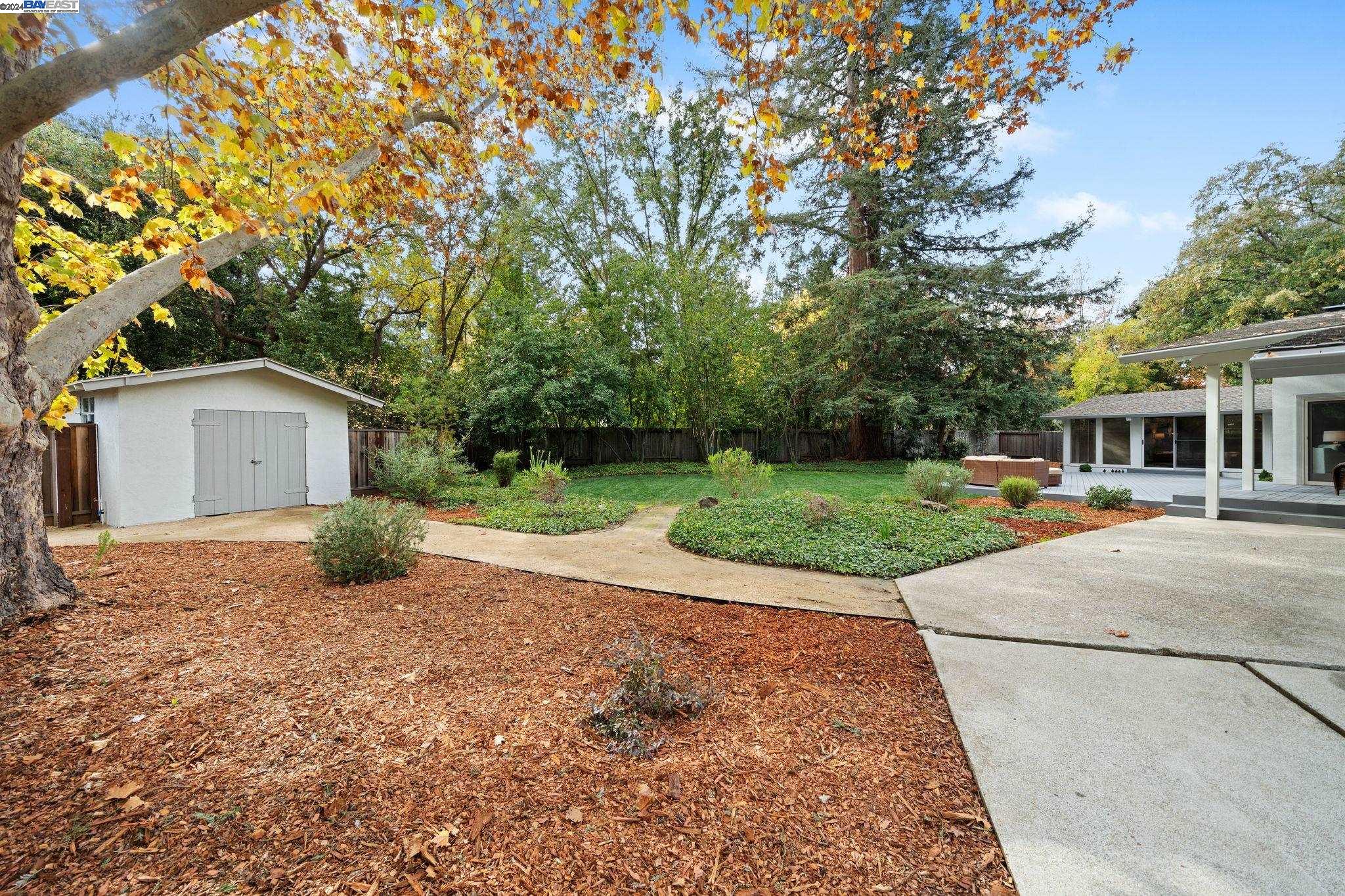 50 Sandra Ct