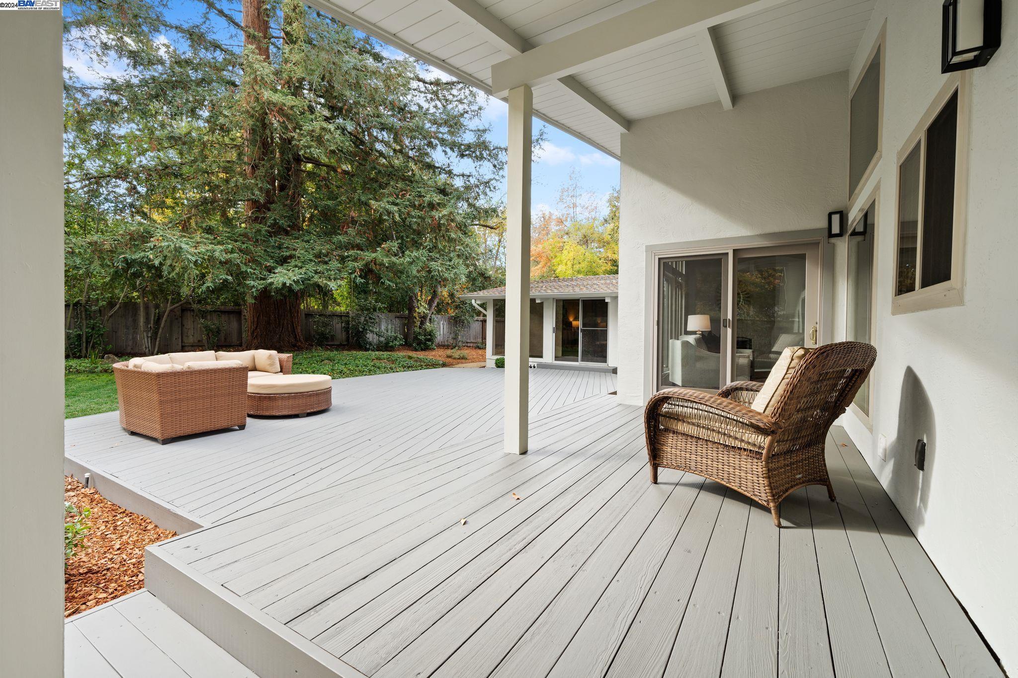 50 Sandra Ct