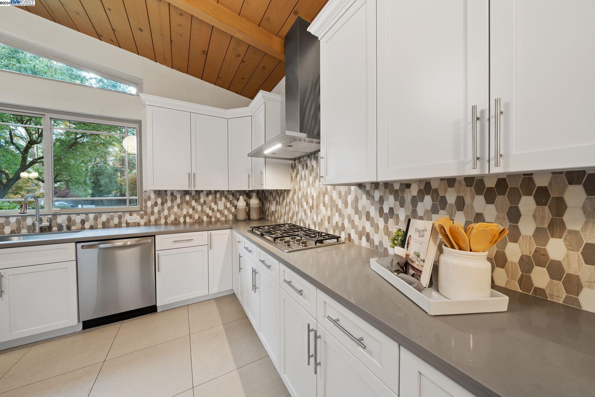 50 Sandra Ct