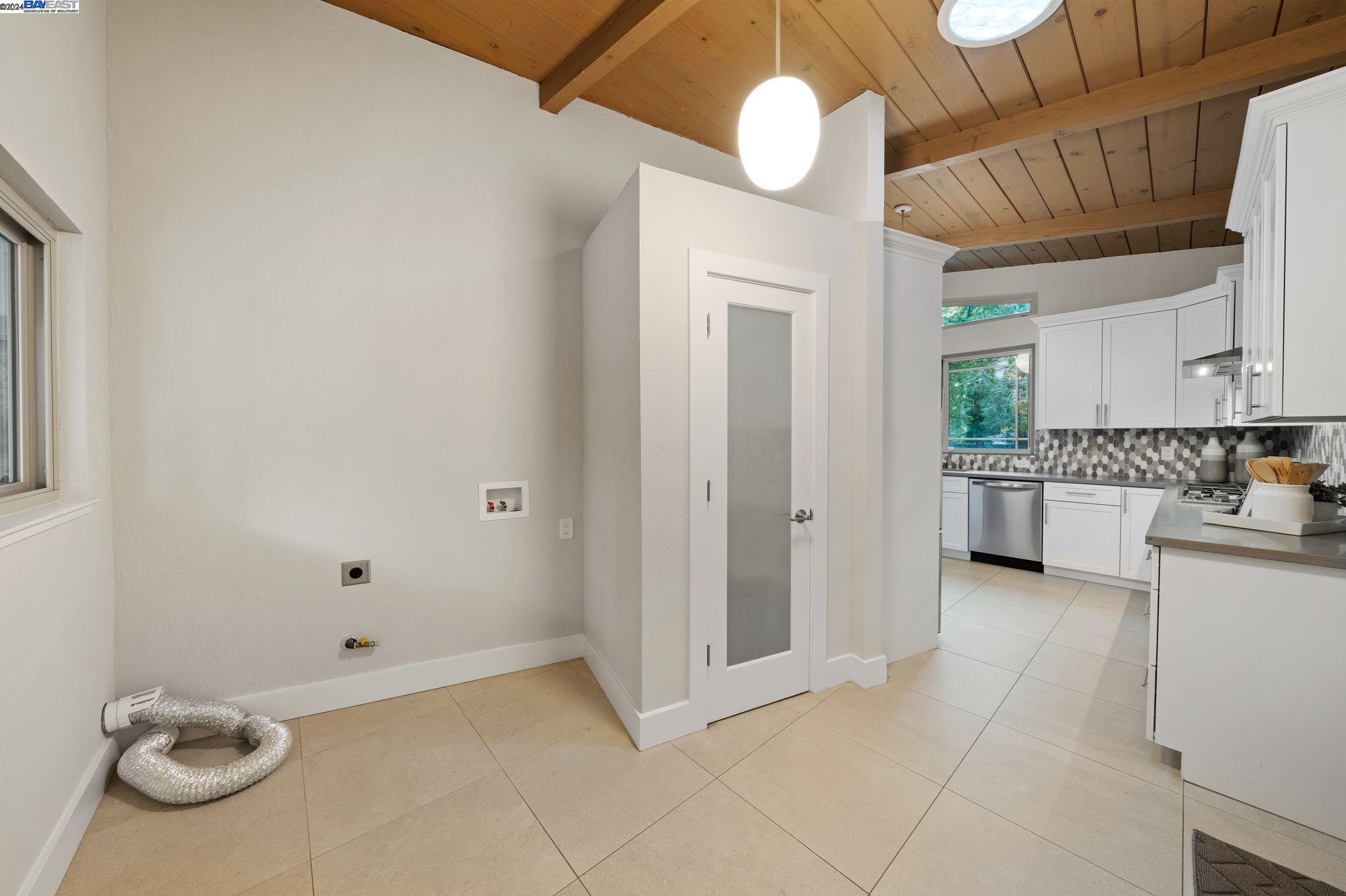 50 Sandra Ct
