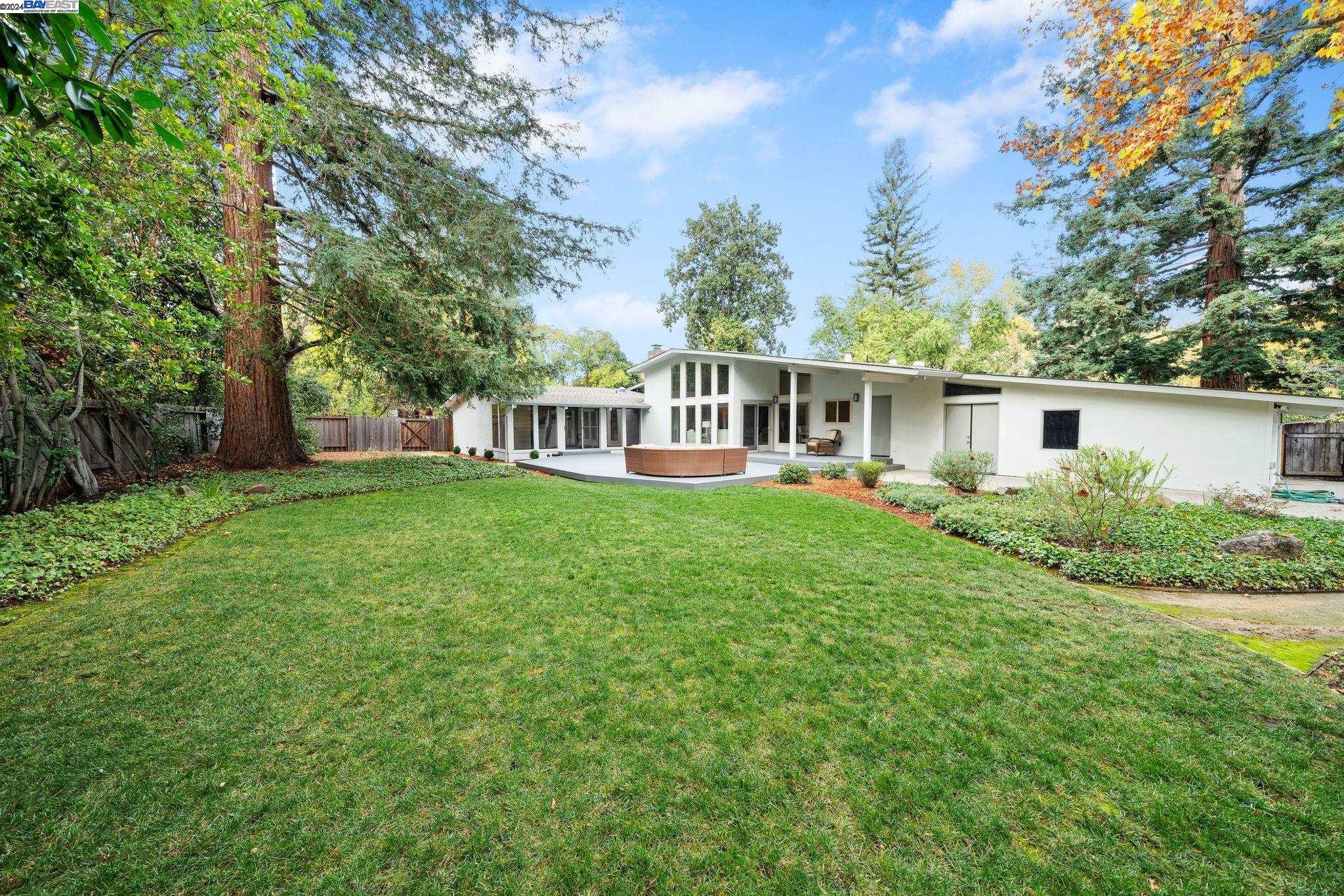 50 Sandra Ct