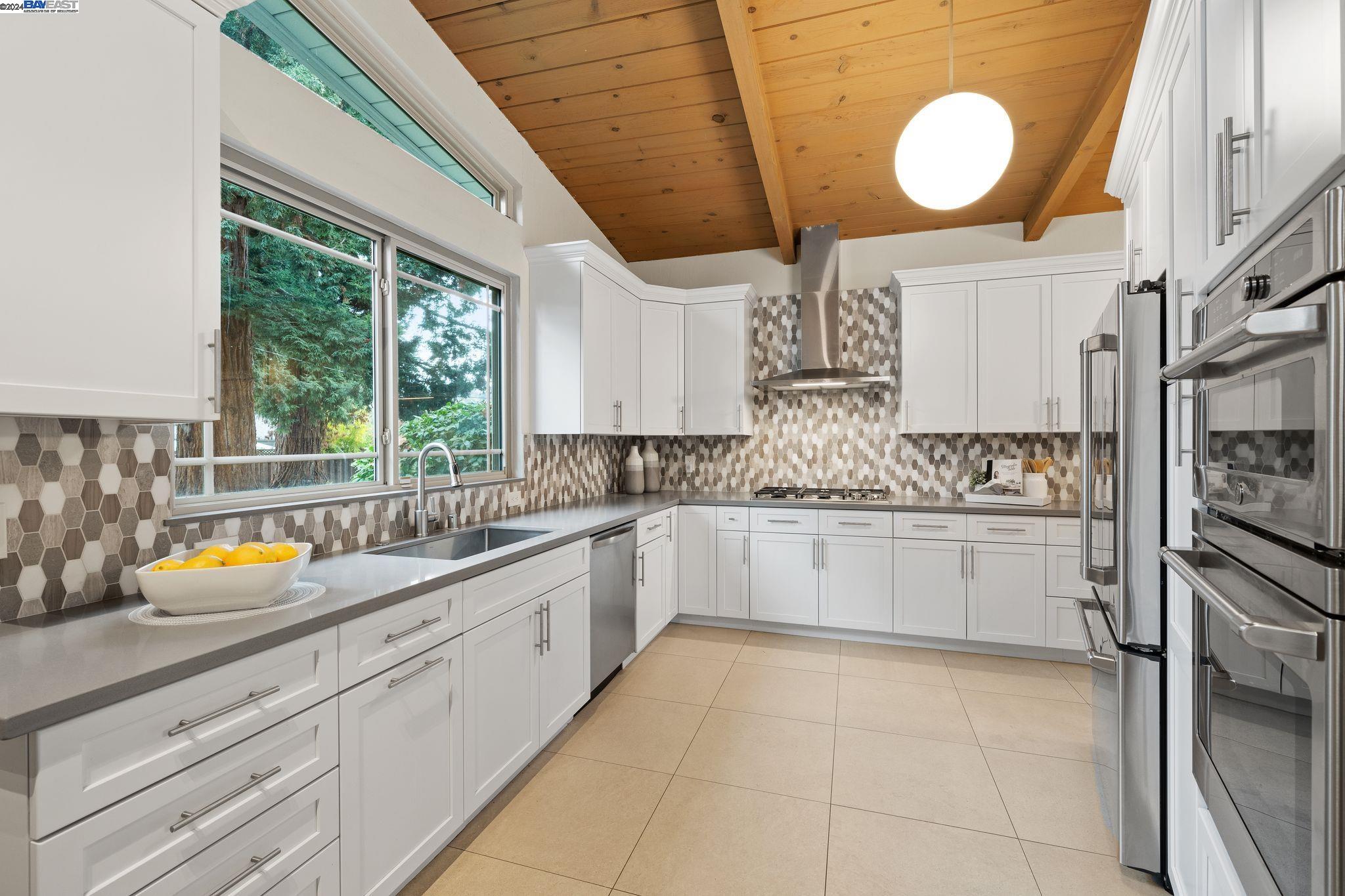 50 Sandra Ct