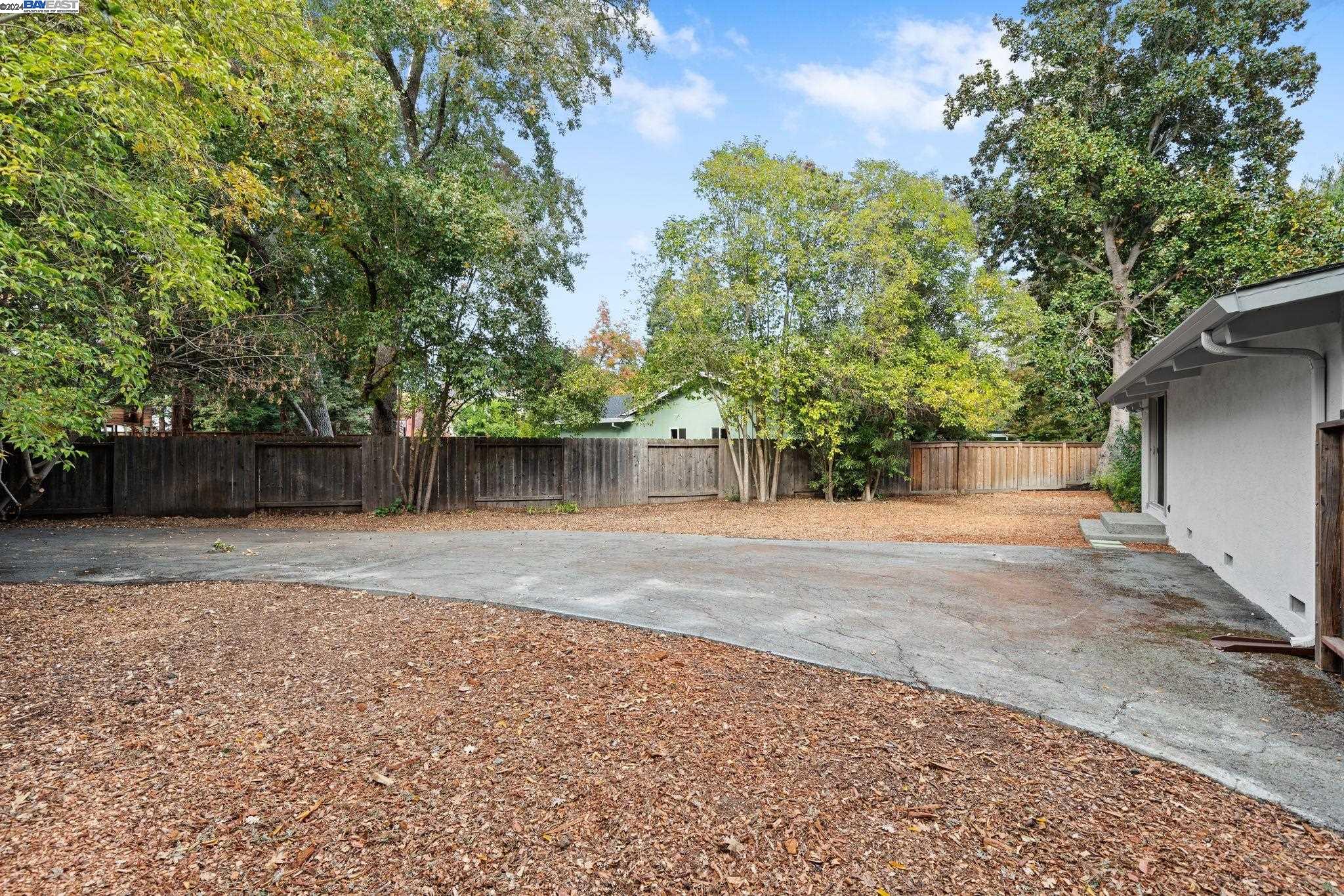 50 Sandra Ct