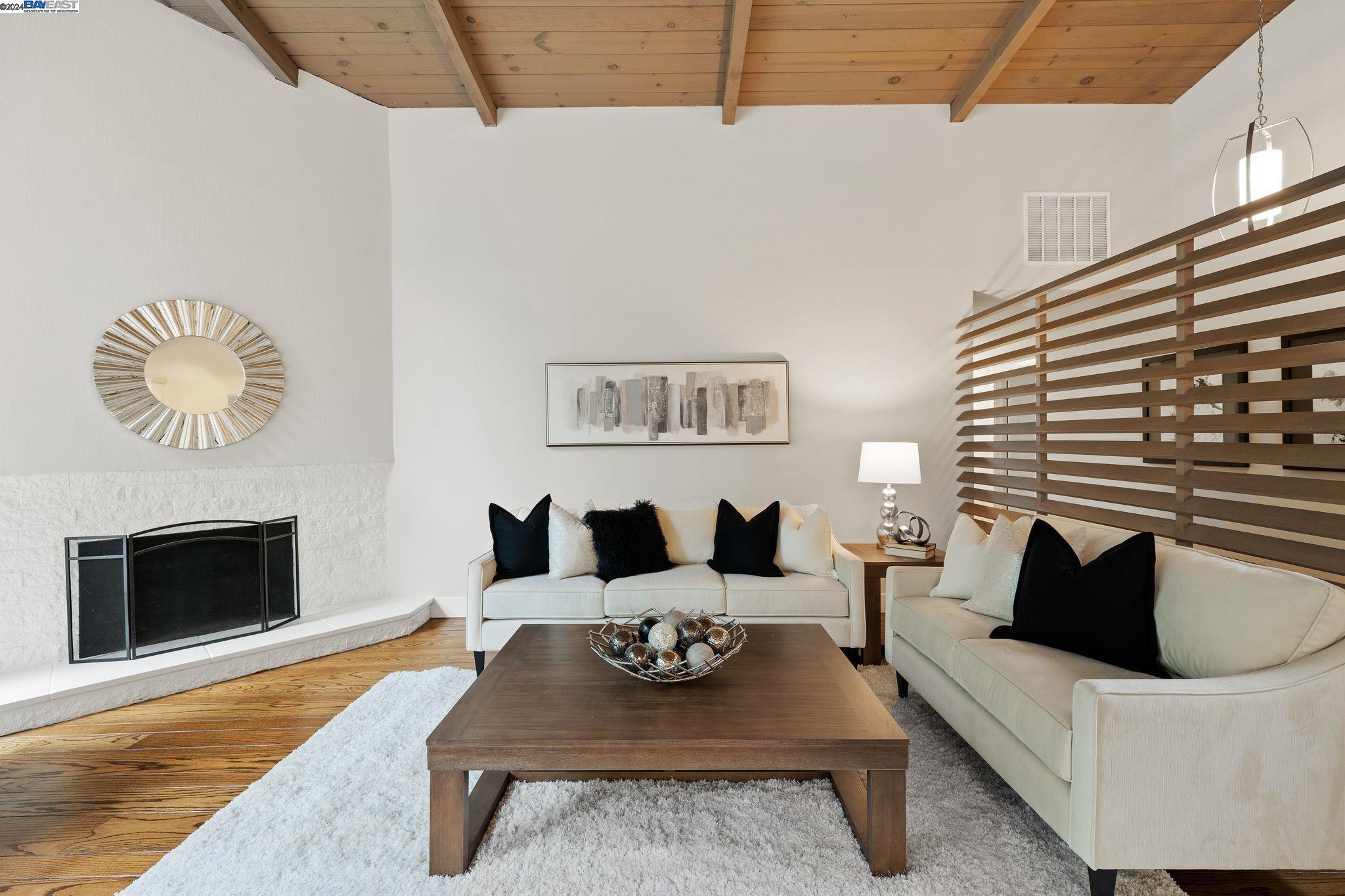 50 Sandra Ct