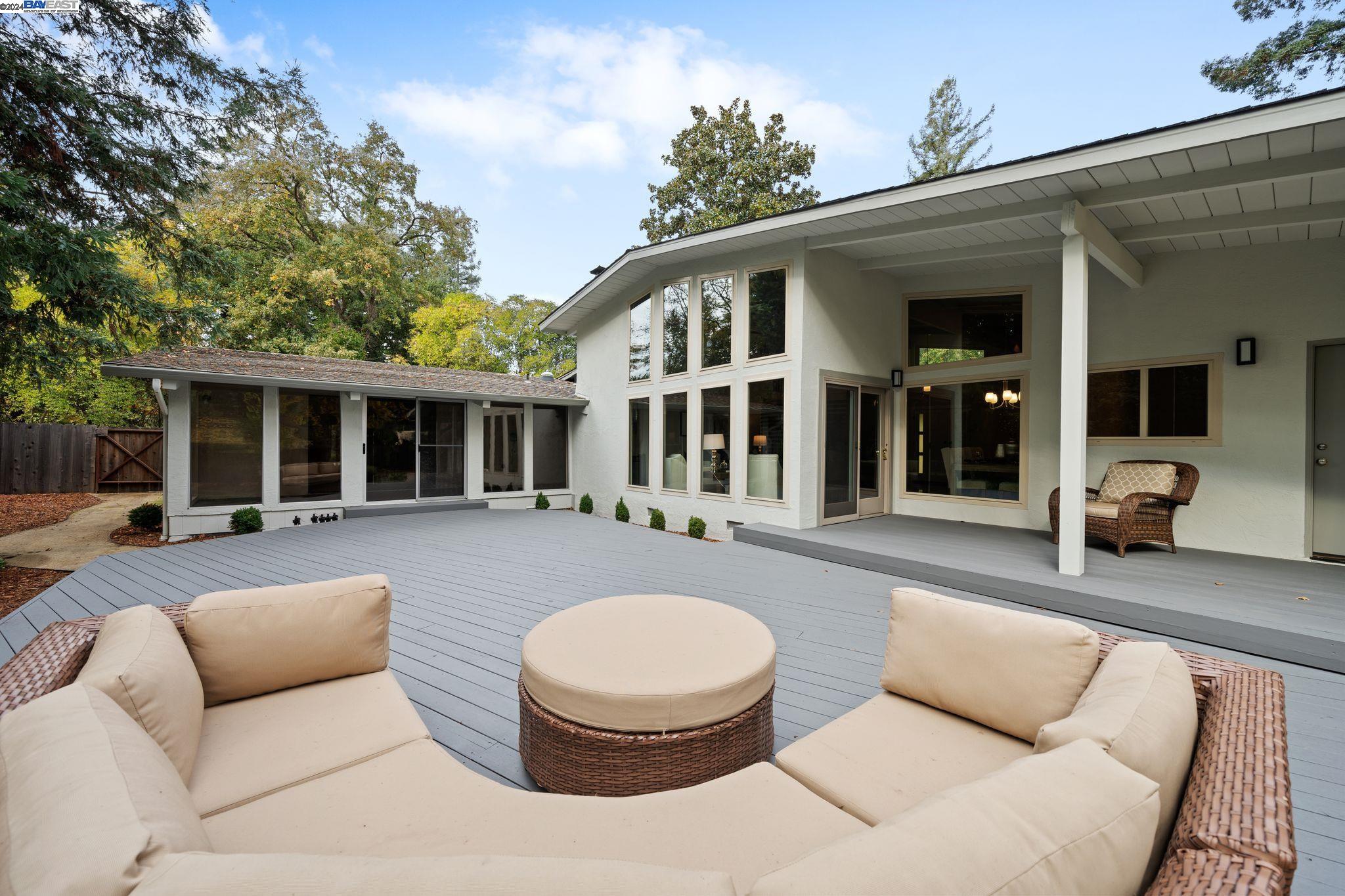 50 Sandra Ct