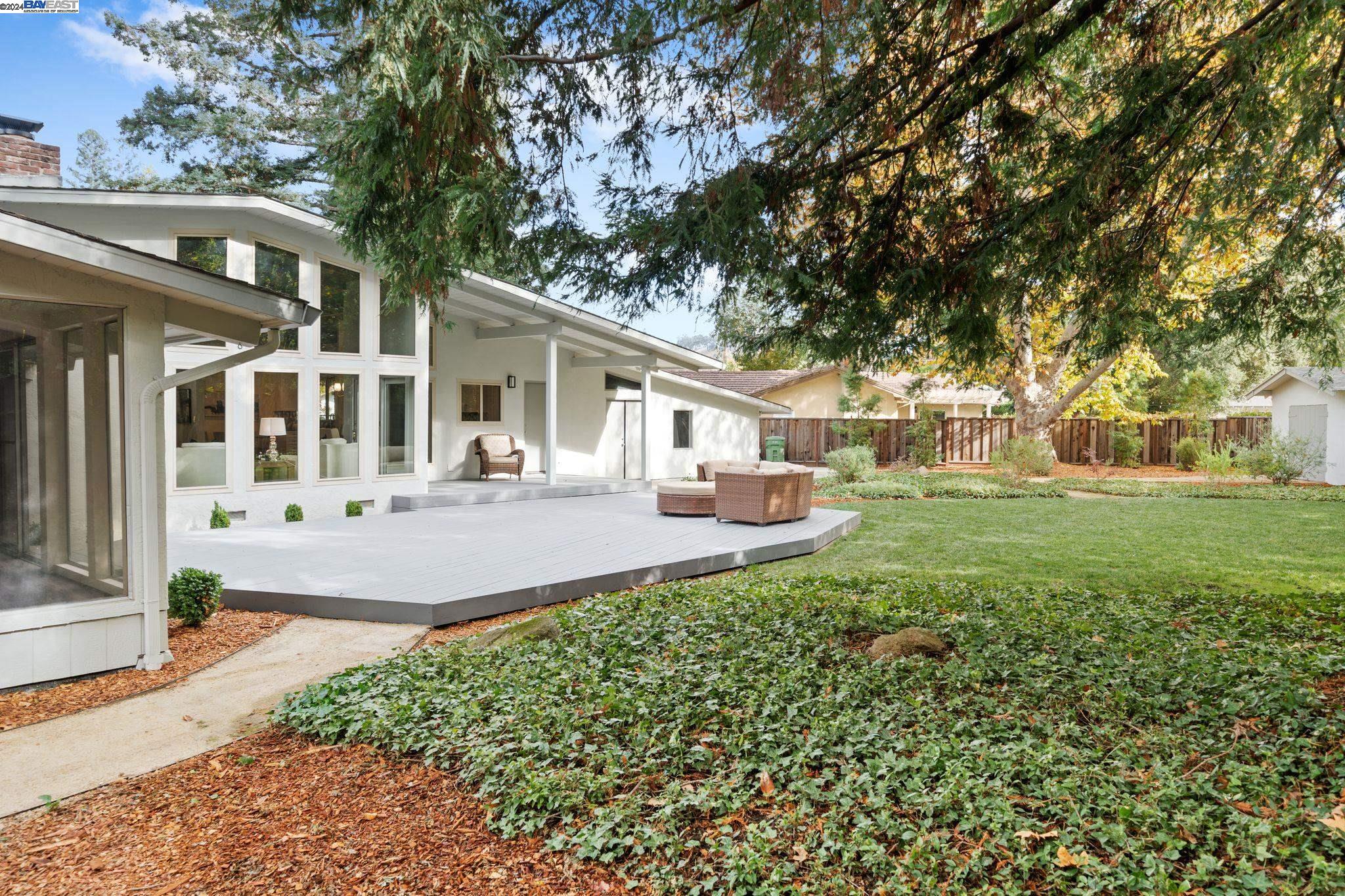 50 Sandra Ct
