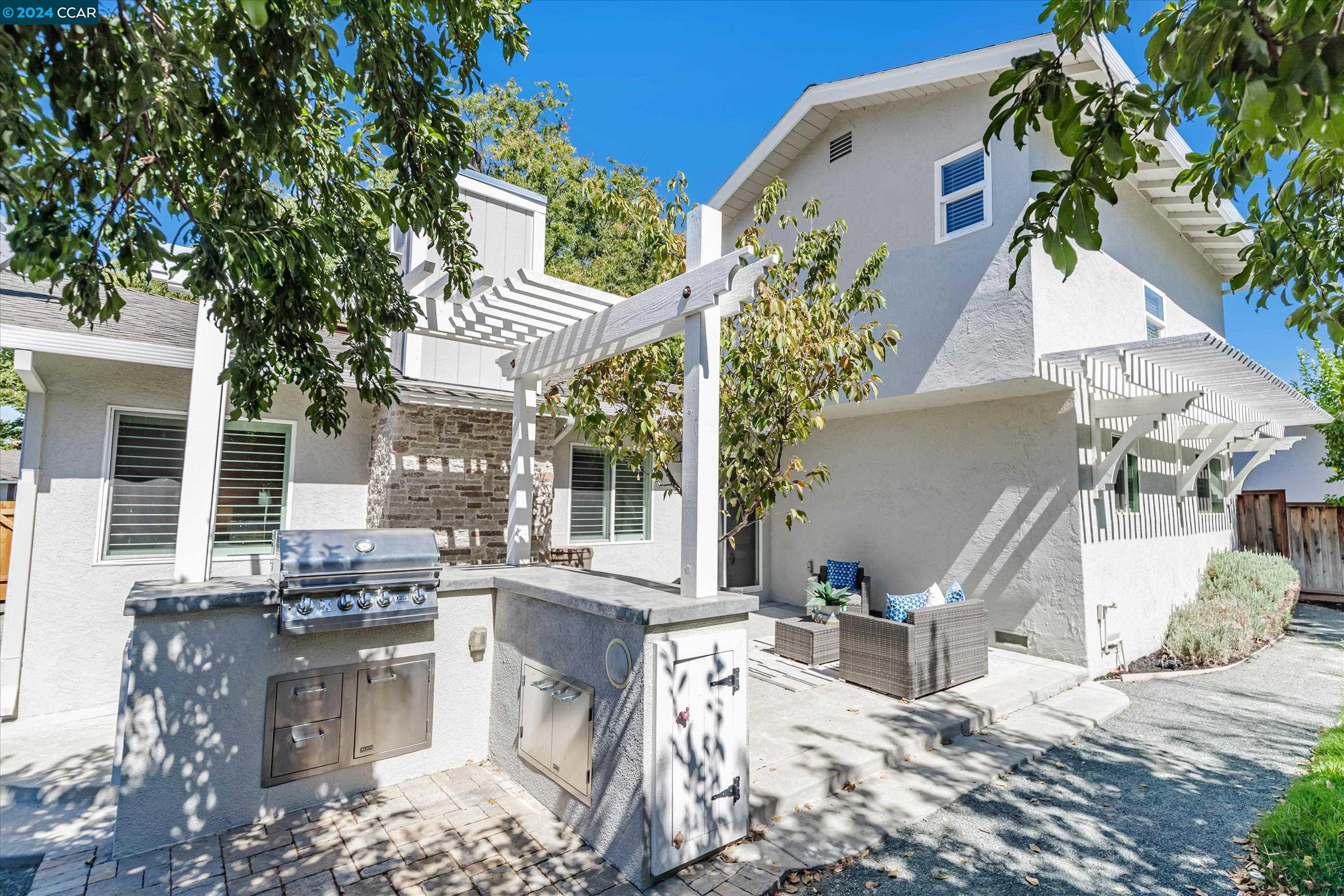 725 Avalon Way