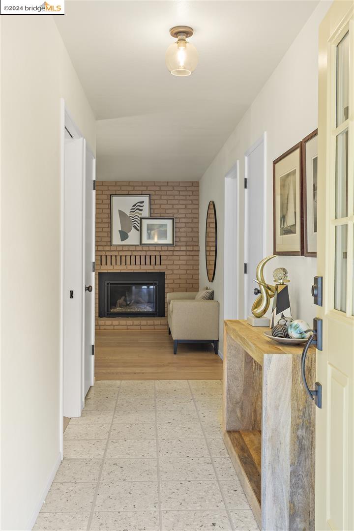 1123 Sanders