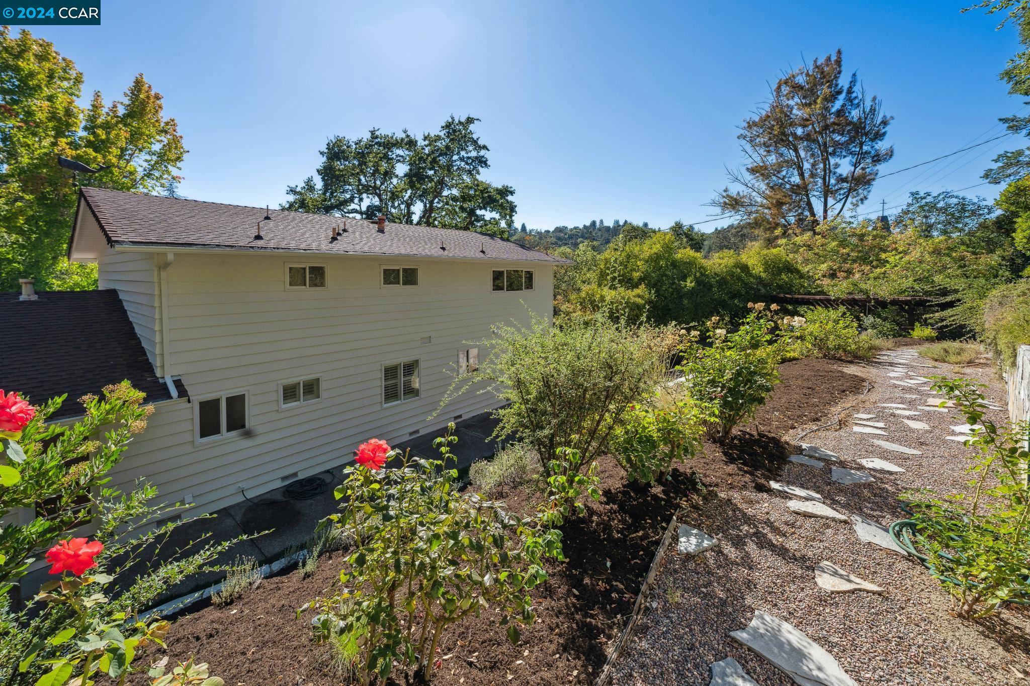 4018 Woodside Ct