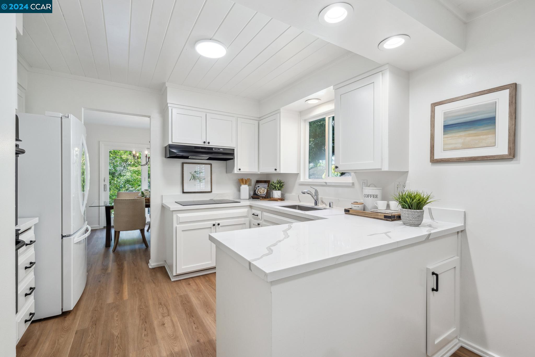 4018 Woodside Ct