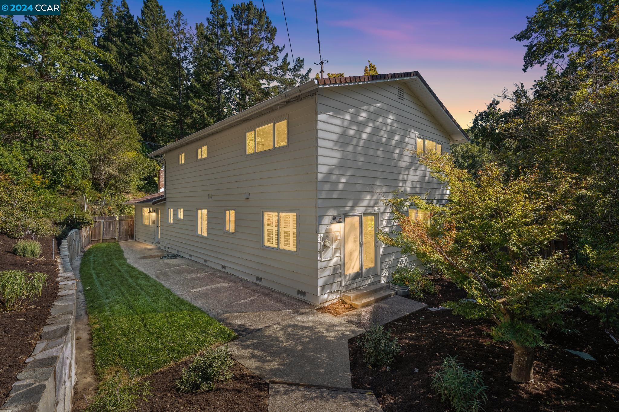 4018 Woodside Ct