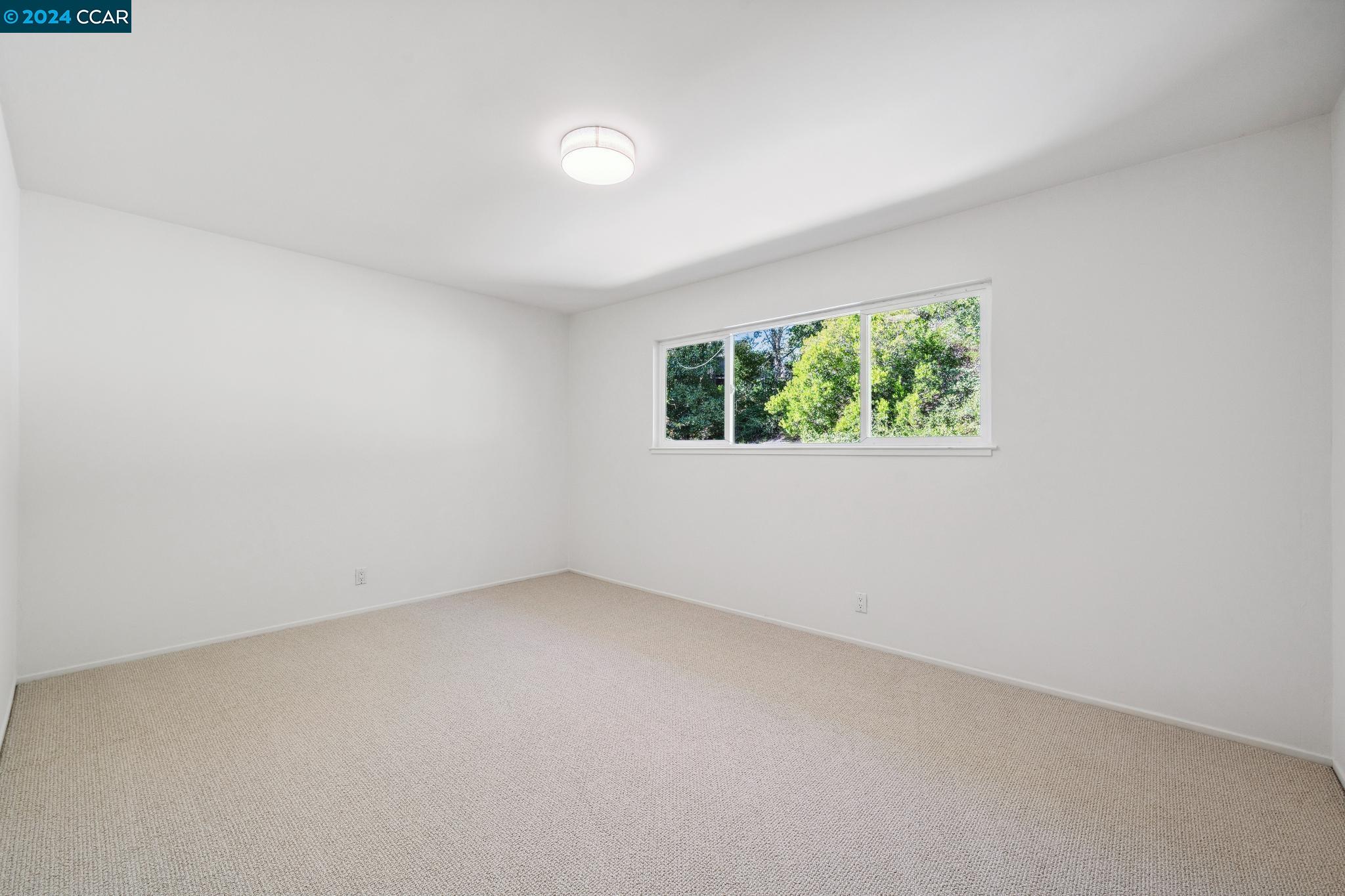 4018 Woodside Ct