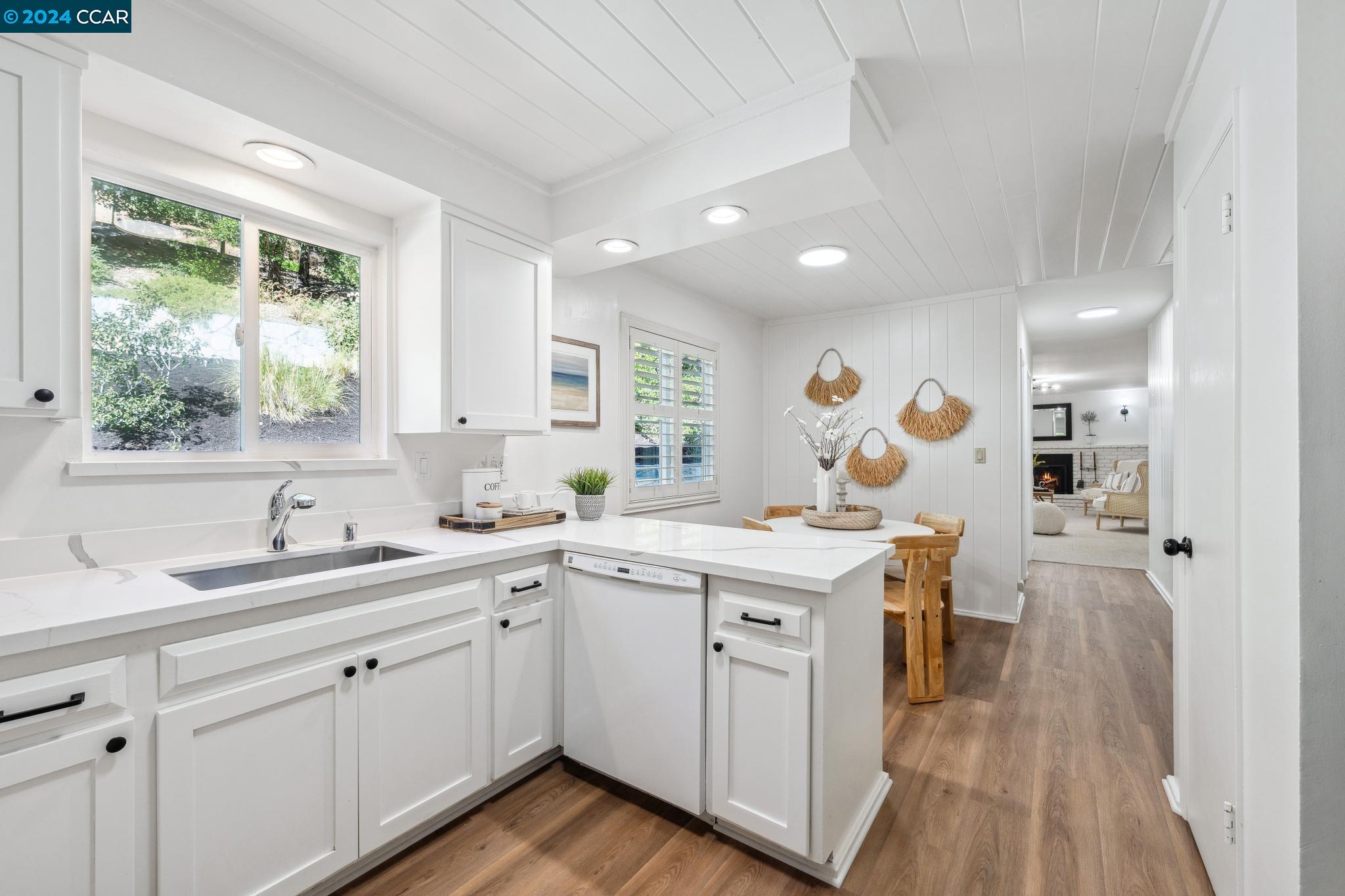 4018 Woodside Ct