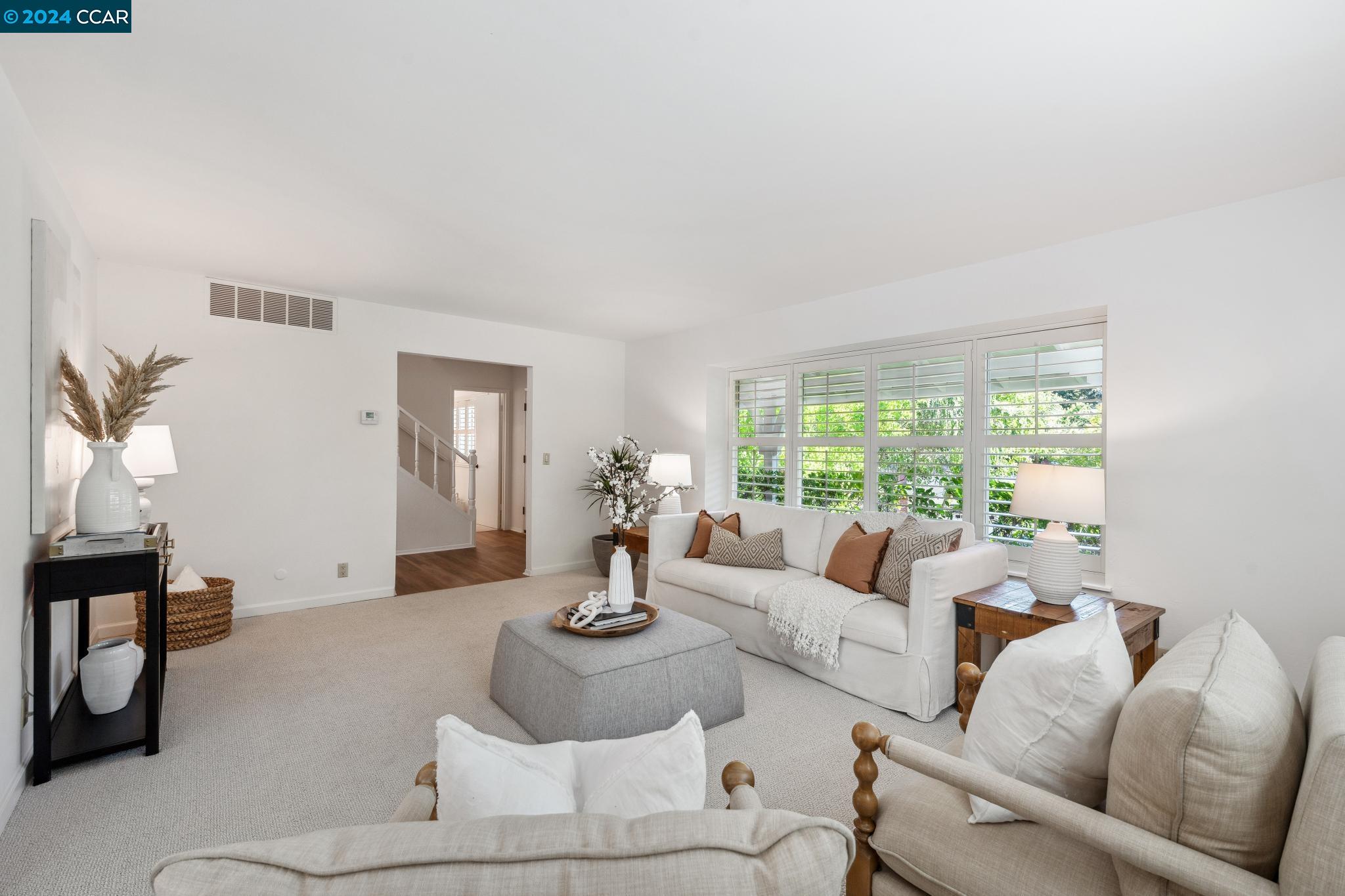 4018 Woodside Ct