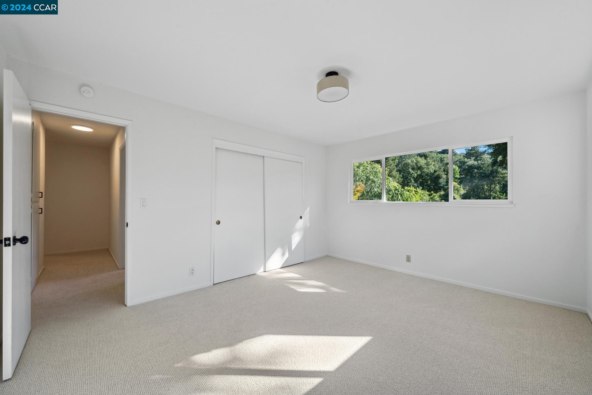 4018 Woodside Ct