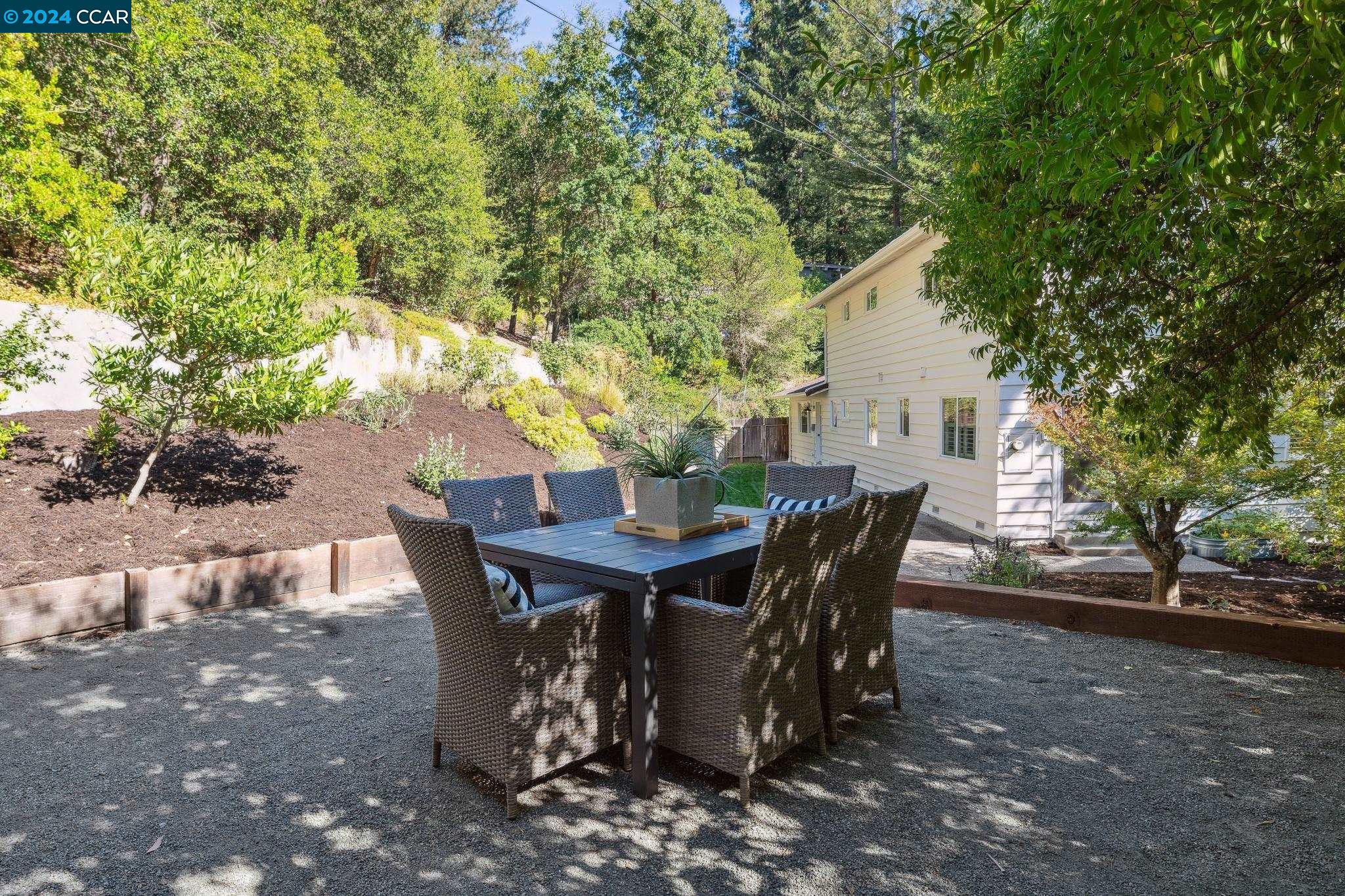 4018 Woodside Ct