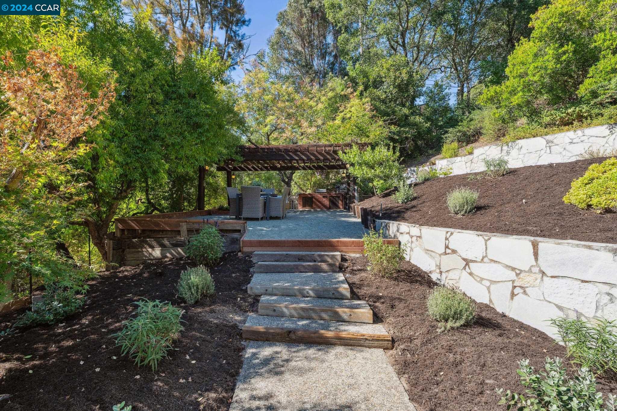 4018 Woodside Ct
