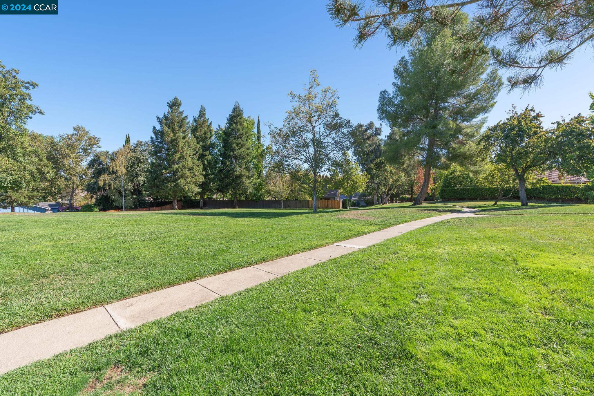 628 Sutton Ct