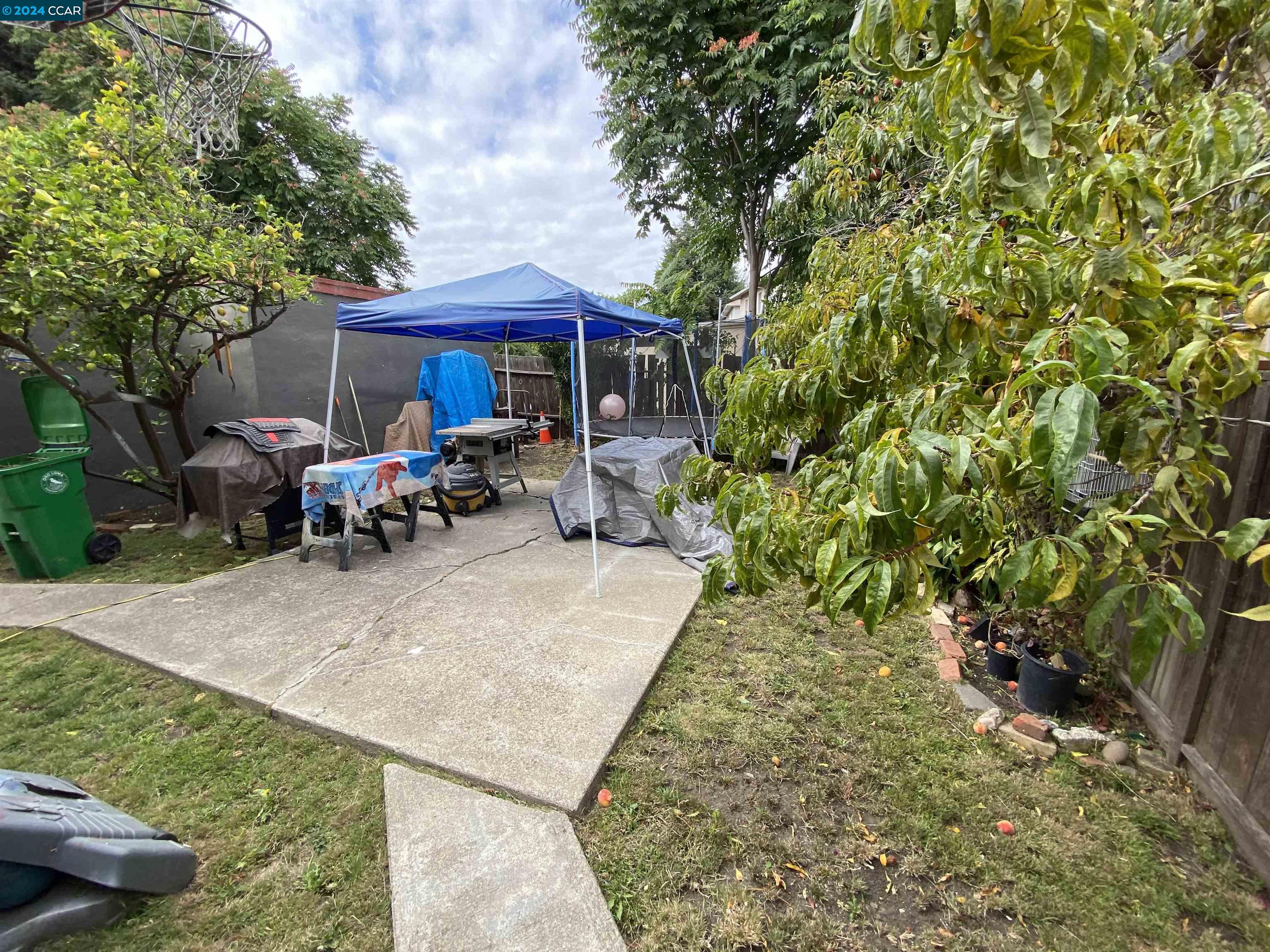 15289 Upton Ave
