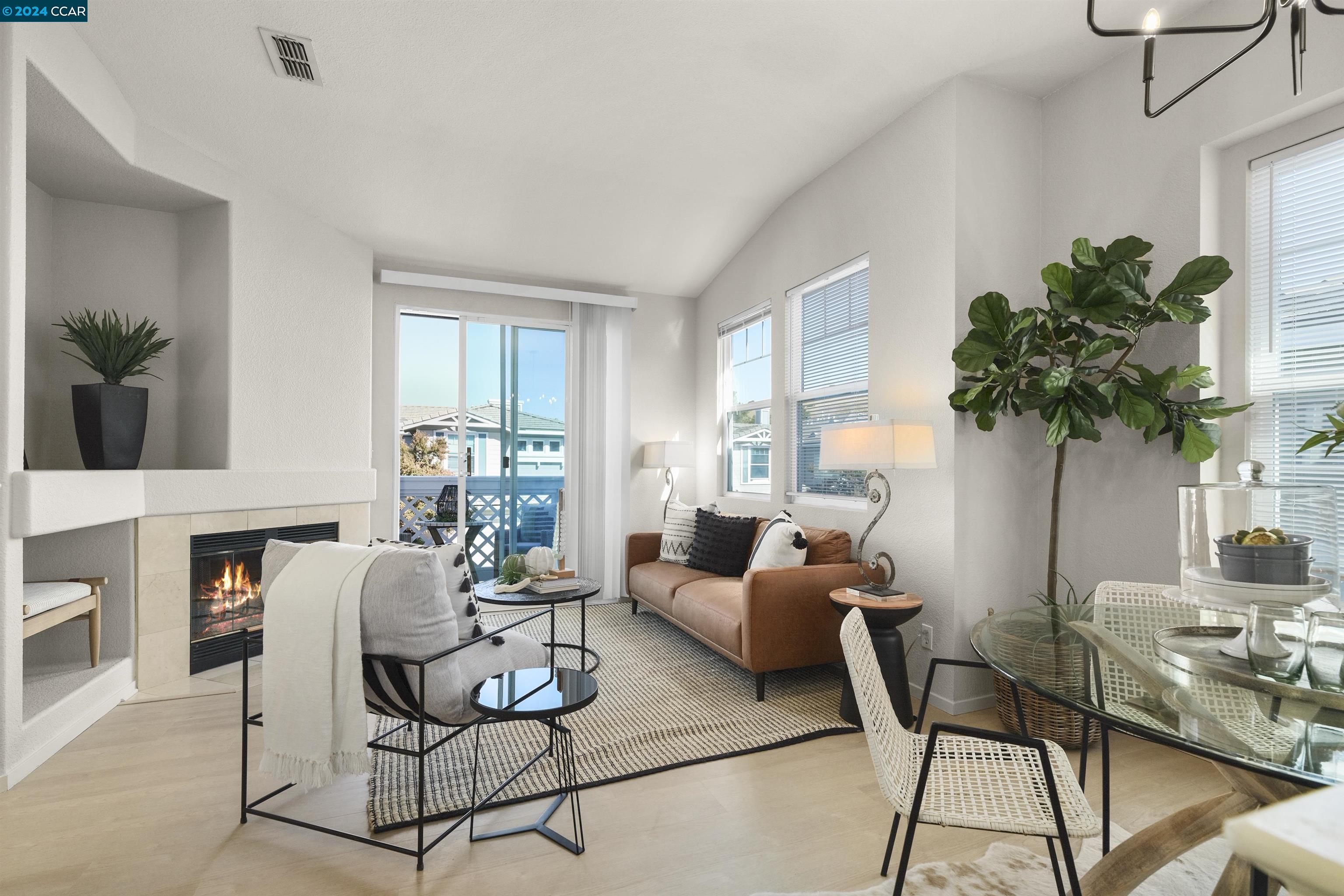 303 Condor Pl