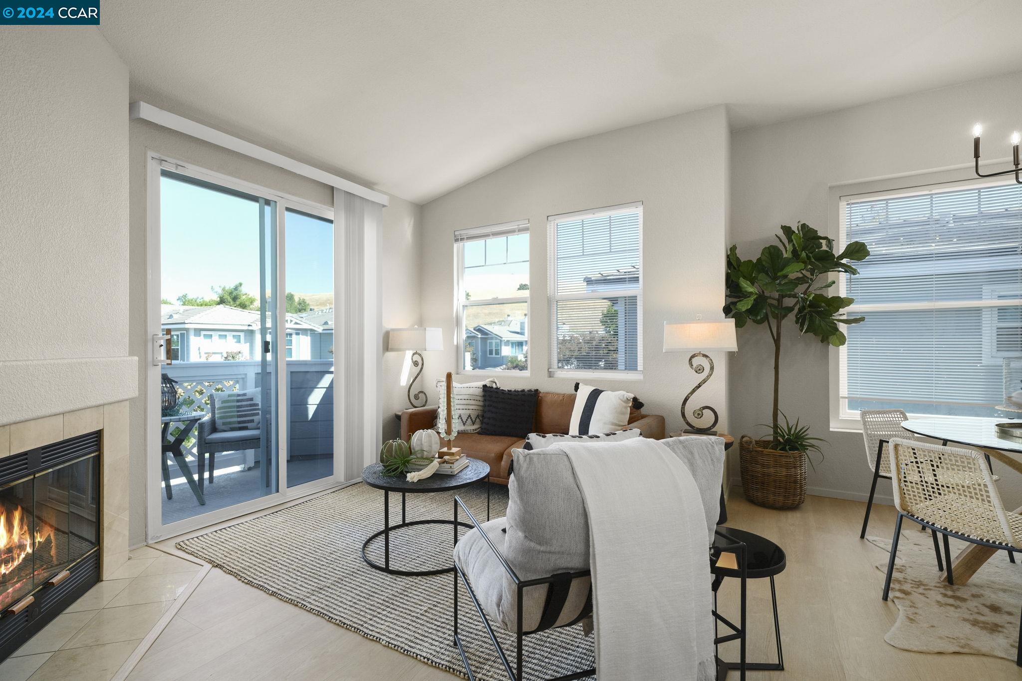 303 Condor Pl