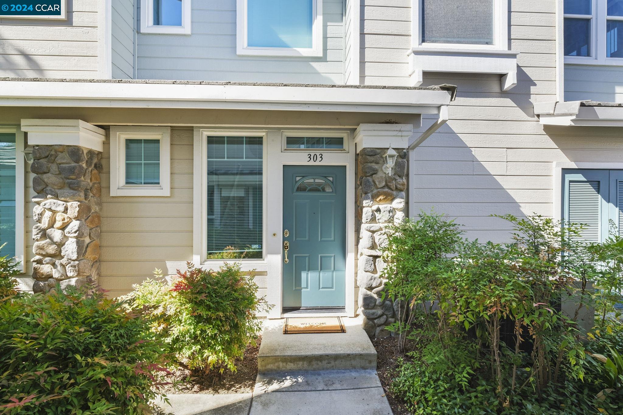 303 Condor Pl