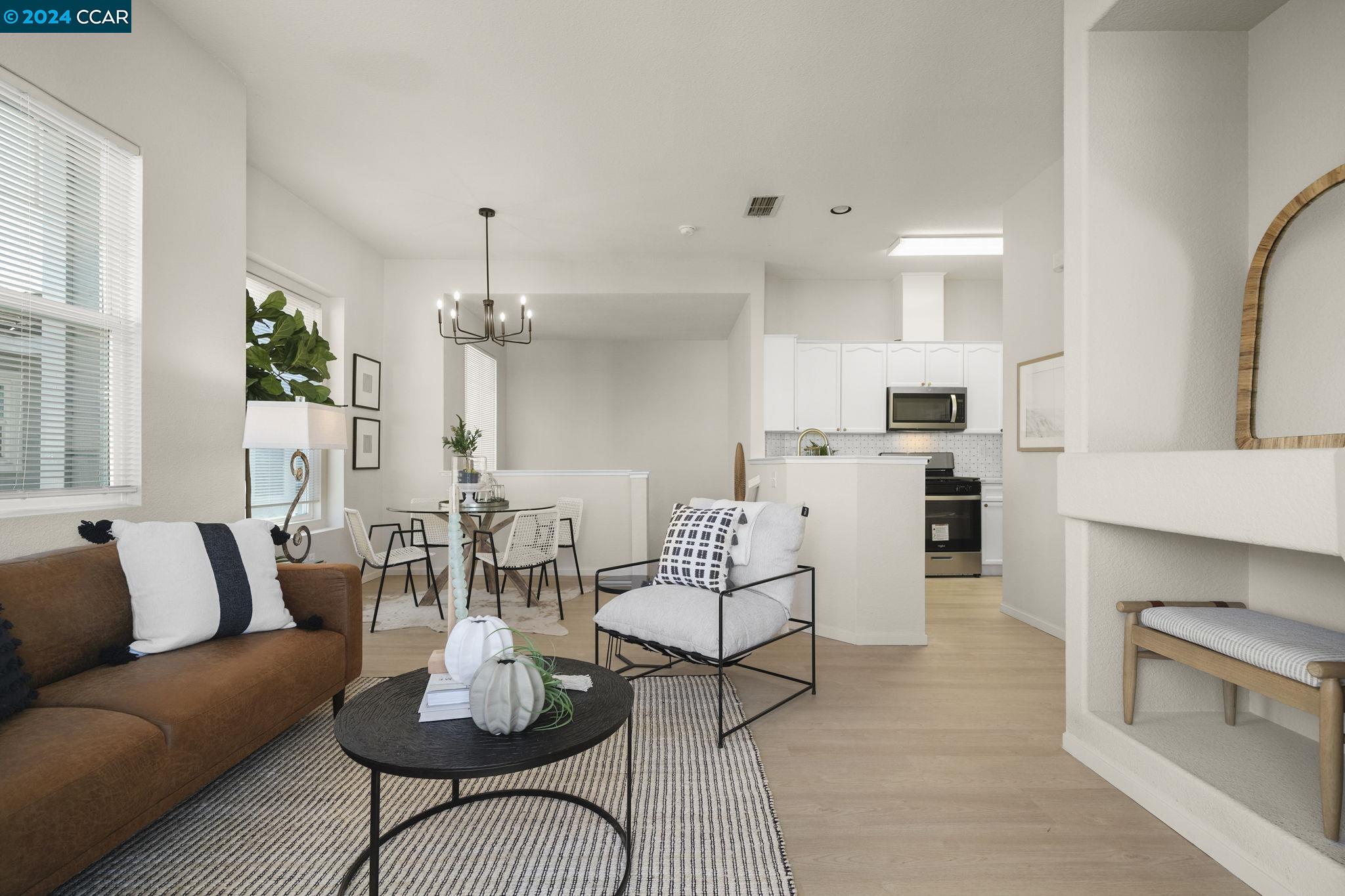 303 Condor Pl