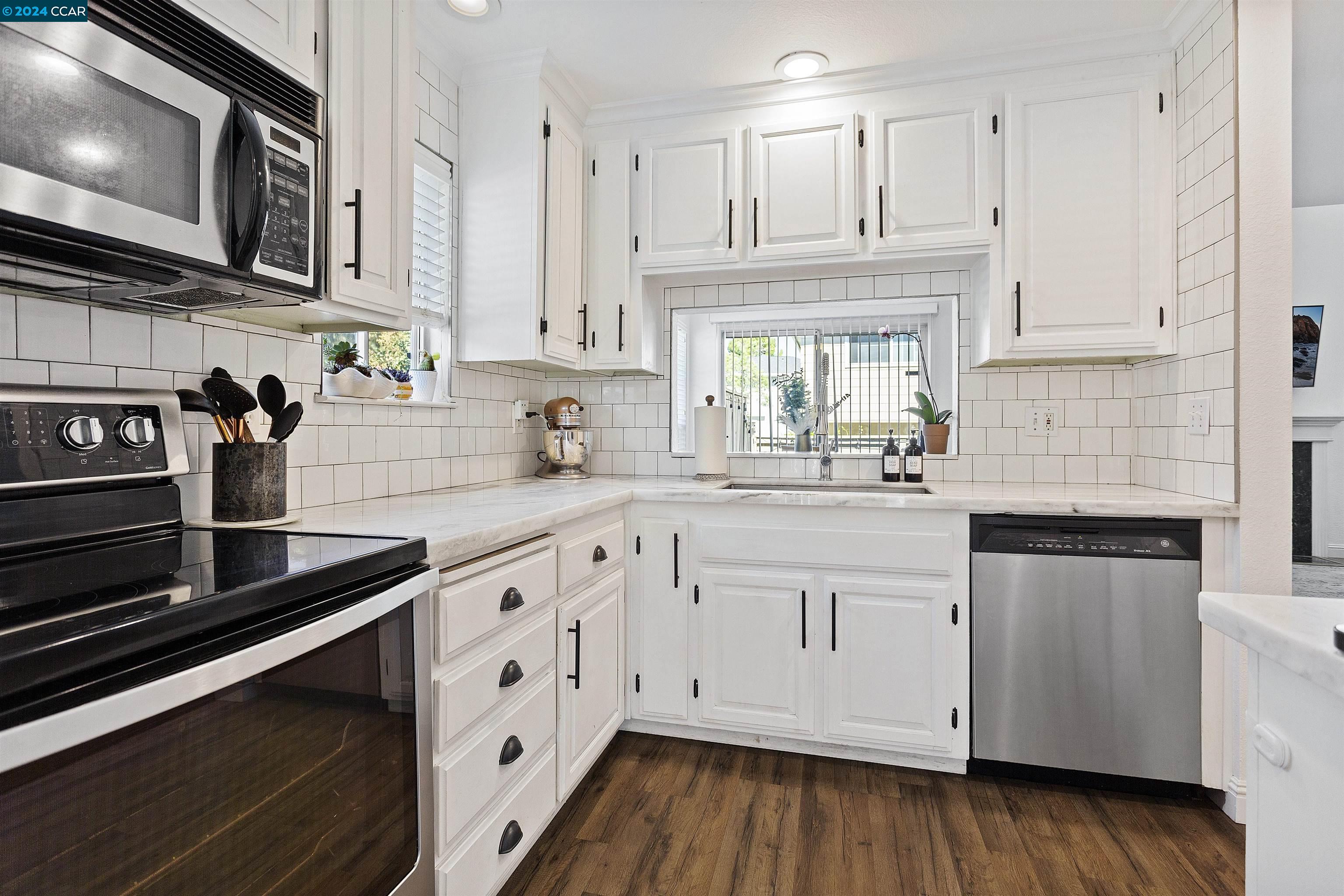 201 Hidden Creek Ct