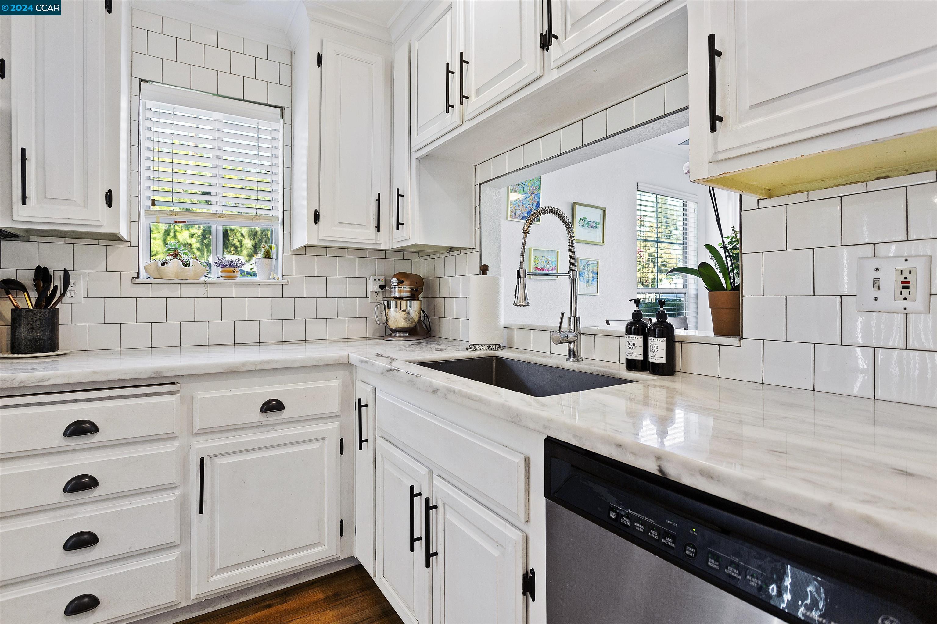 201 Hidden Creek Ct