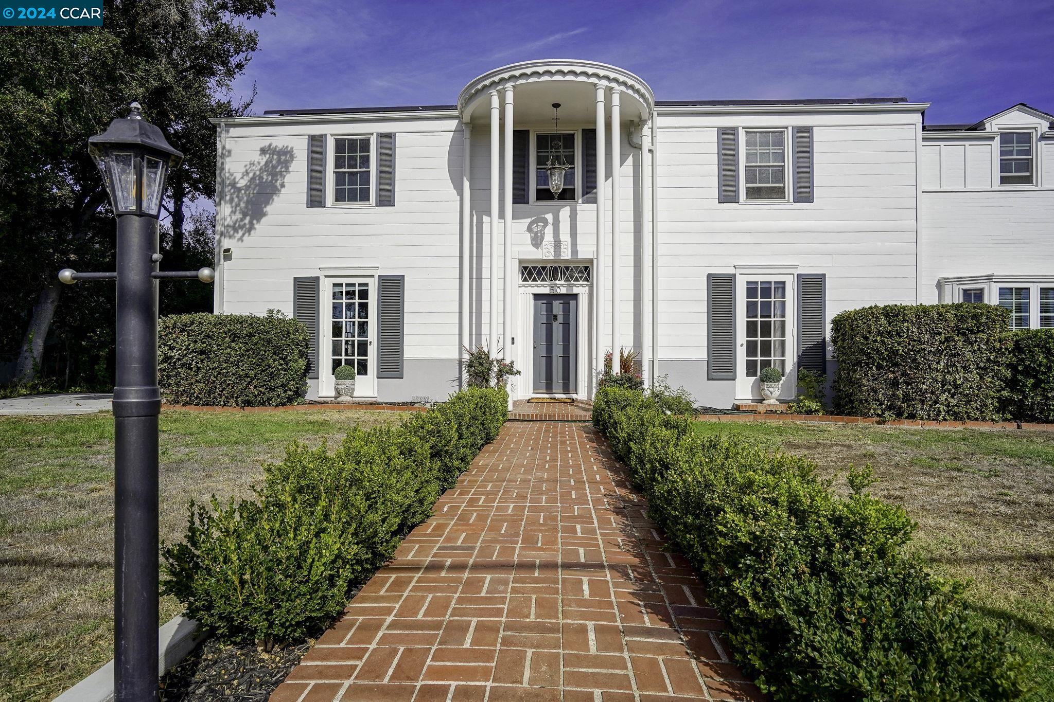 50 La Cresenda Street