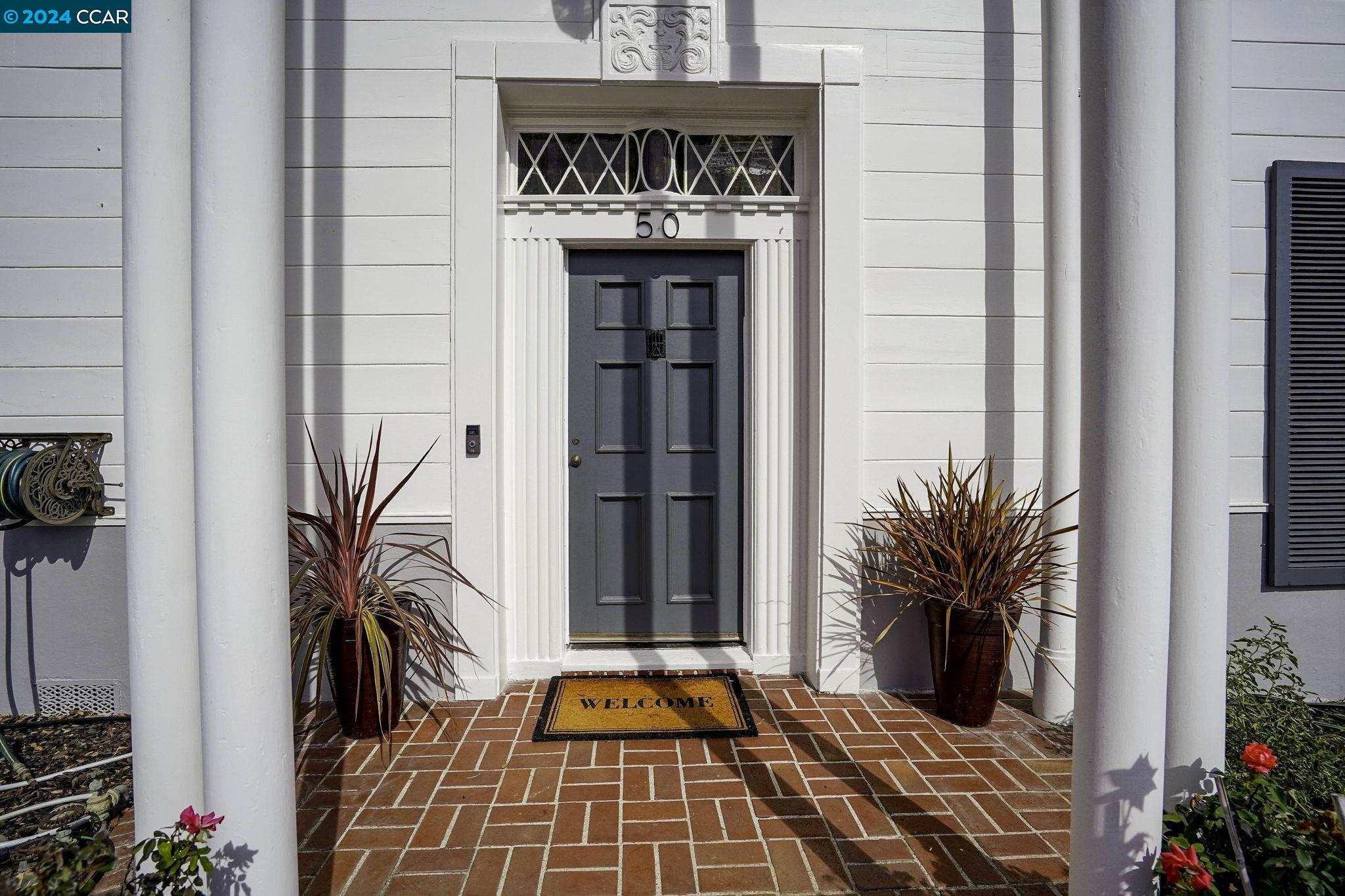 50 La Cresenda Street