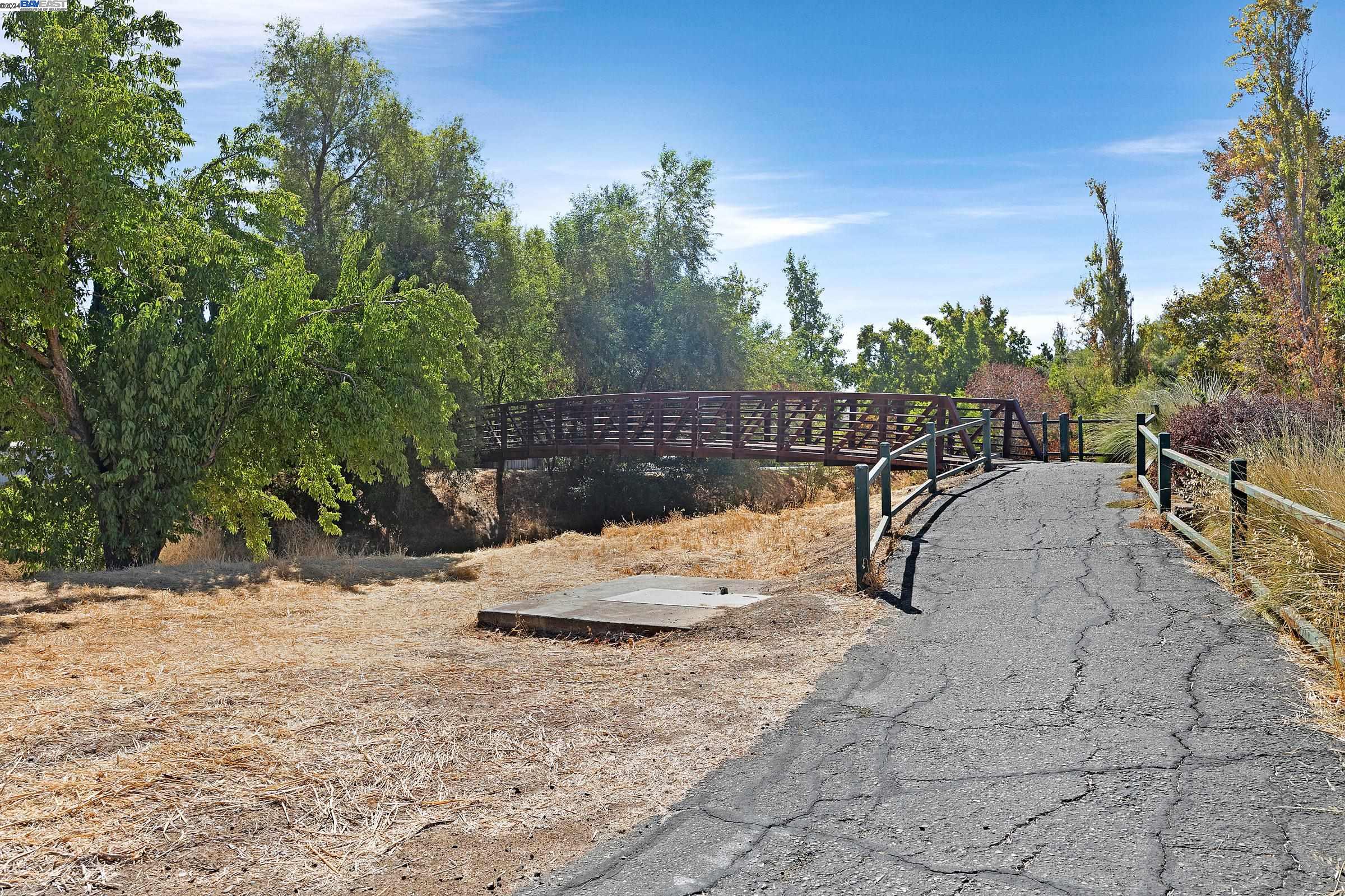 595 Valley Green Dr