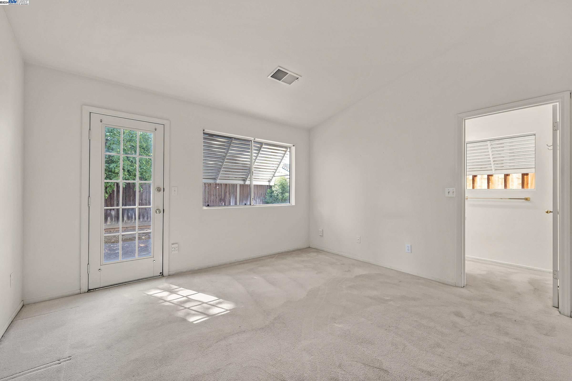 595 Valley Green Dr