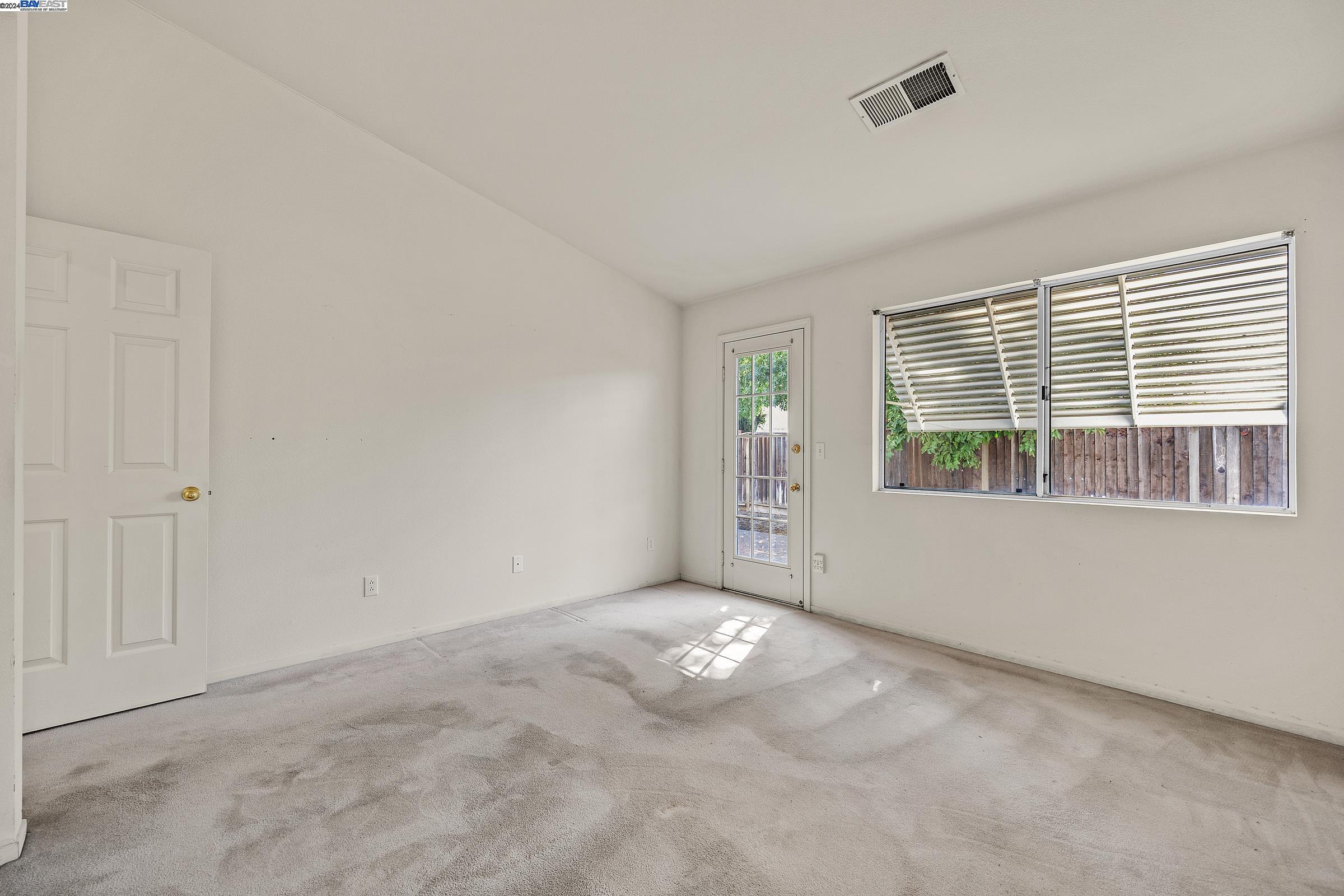 595 Valley Green Dr