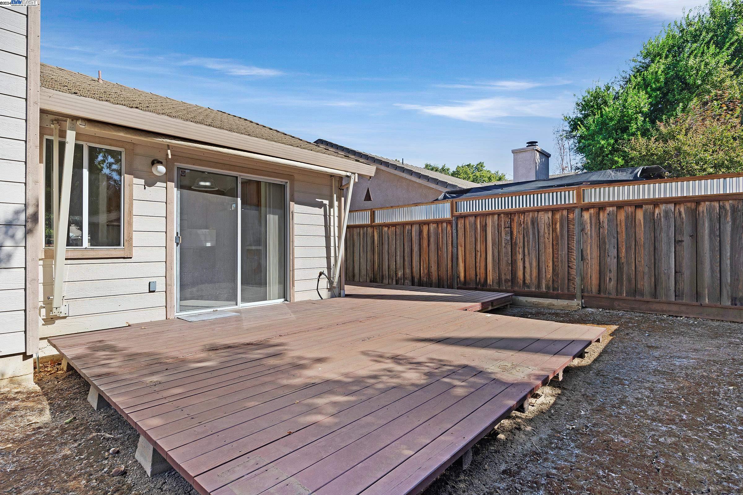 595 Valley Green Dr