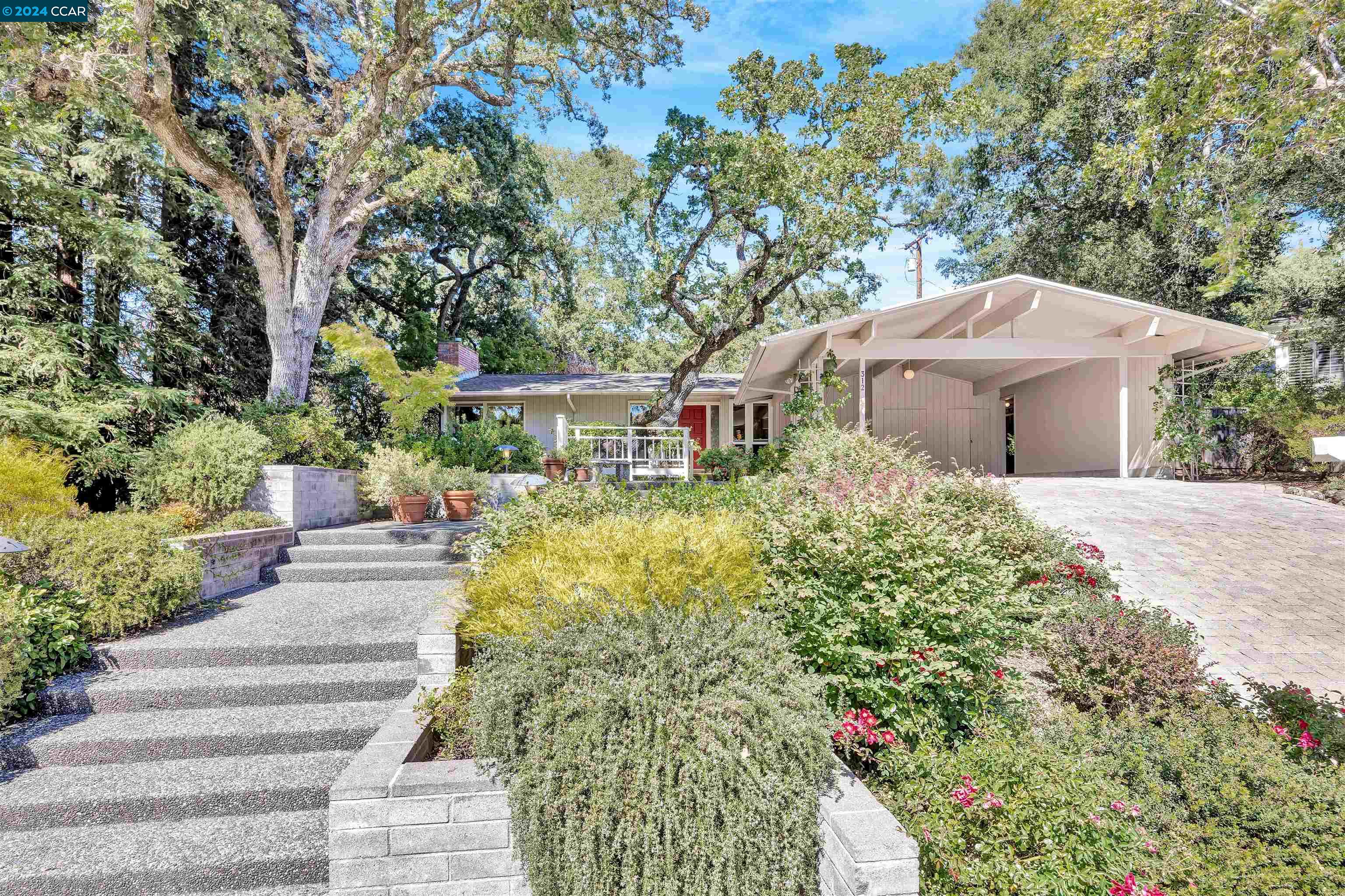 312 Buckeye Ct