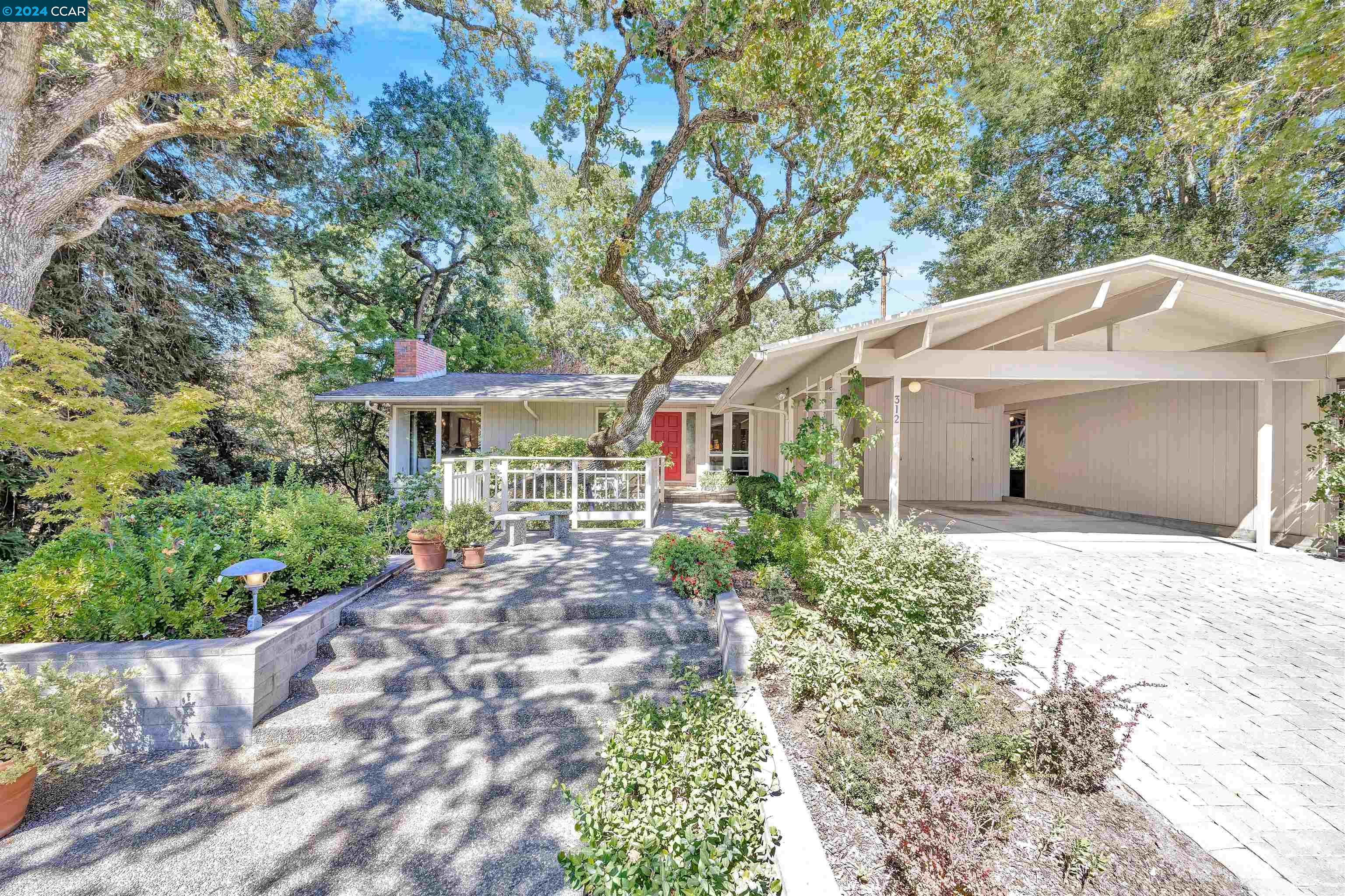 312 Buckeye Ct