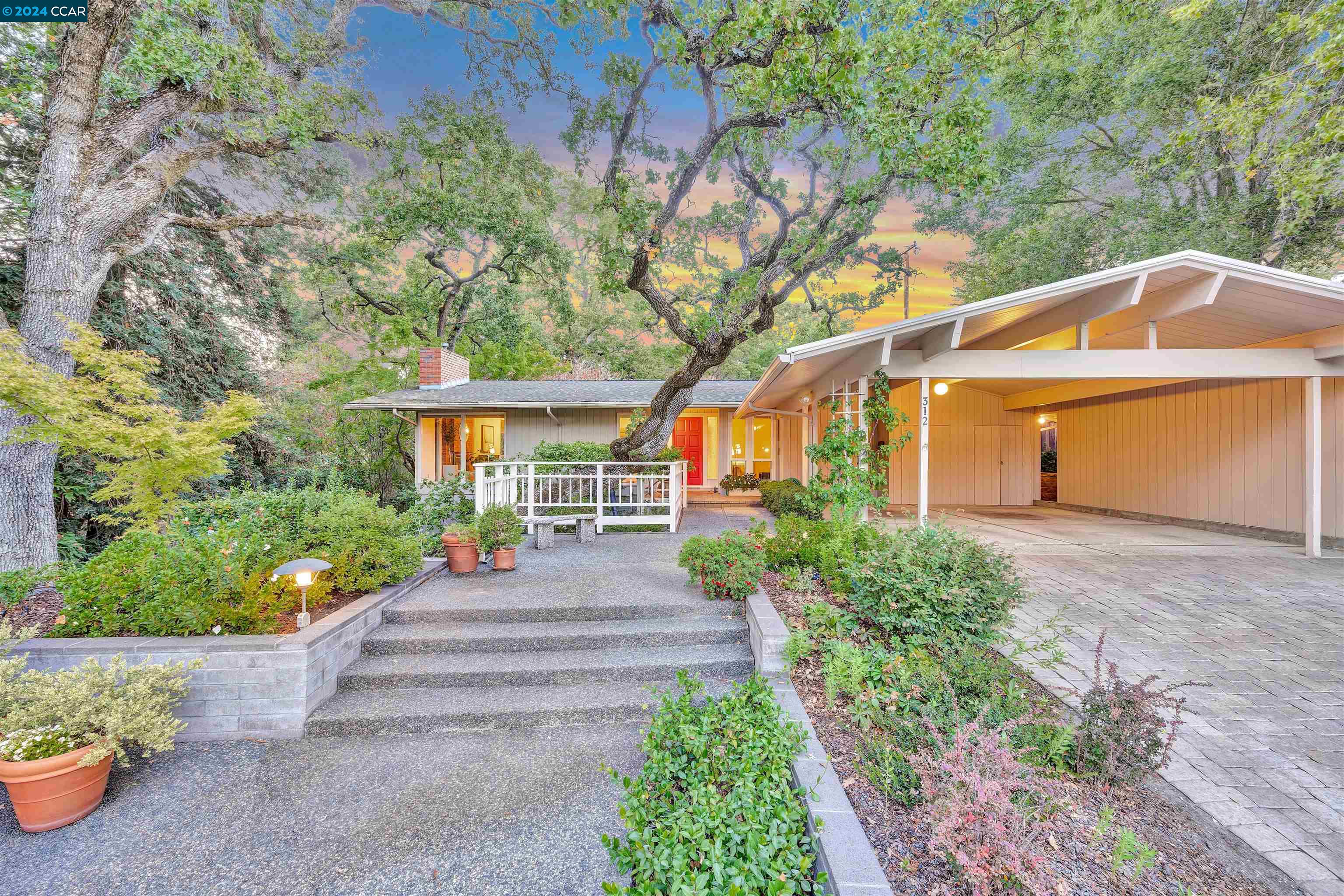 312 Buckeye Ct