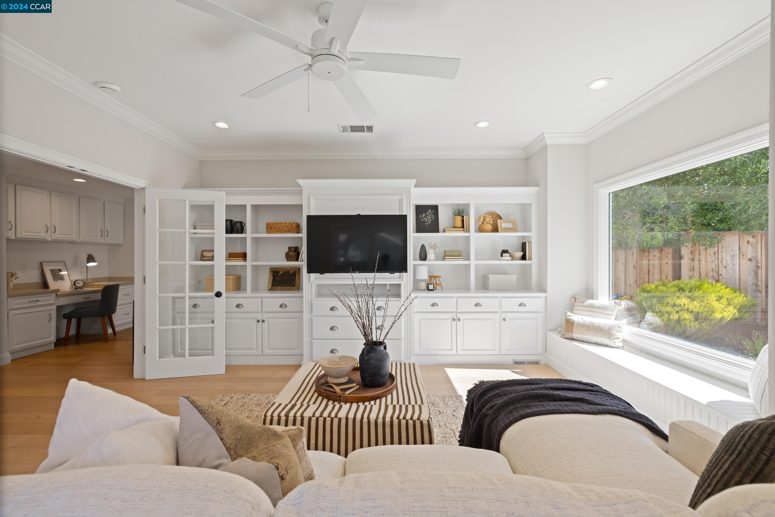 3308 Berta Ln