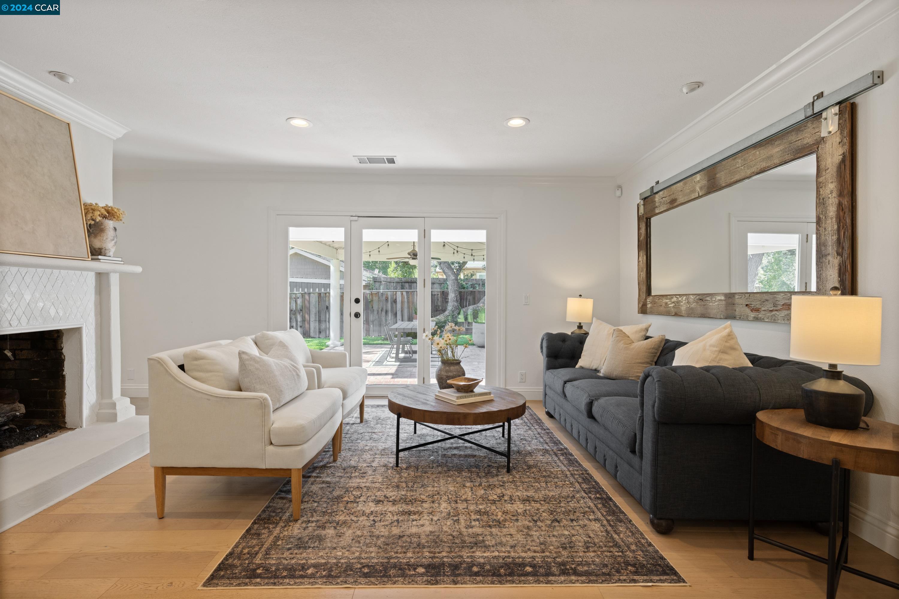 3308 Berta Ln