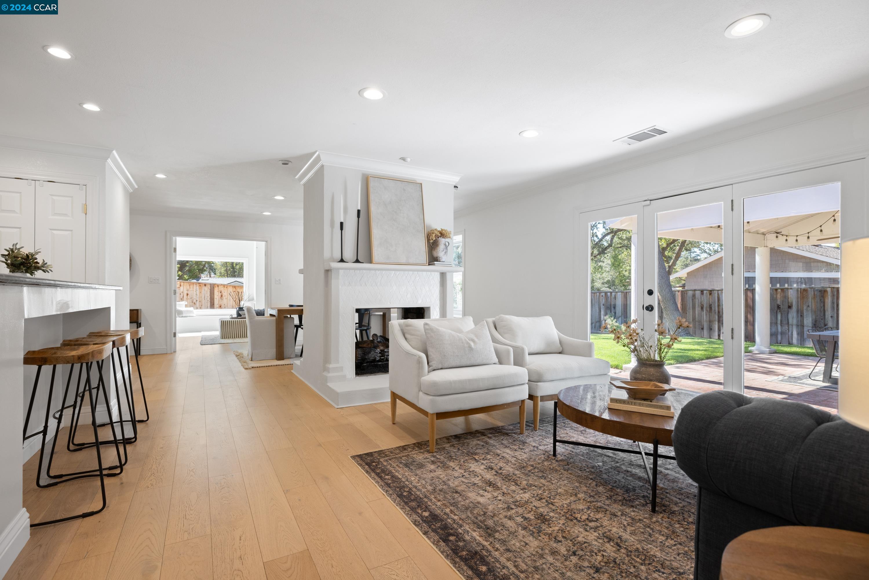 3308 Berta Ln