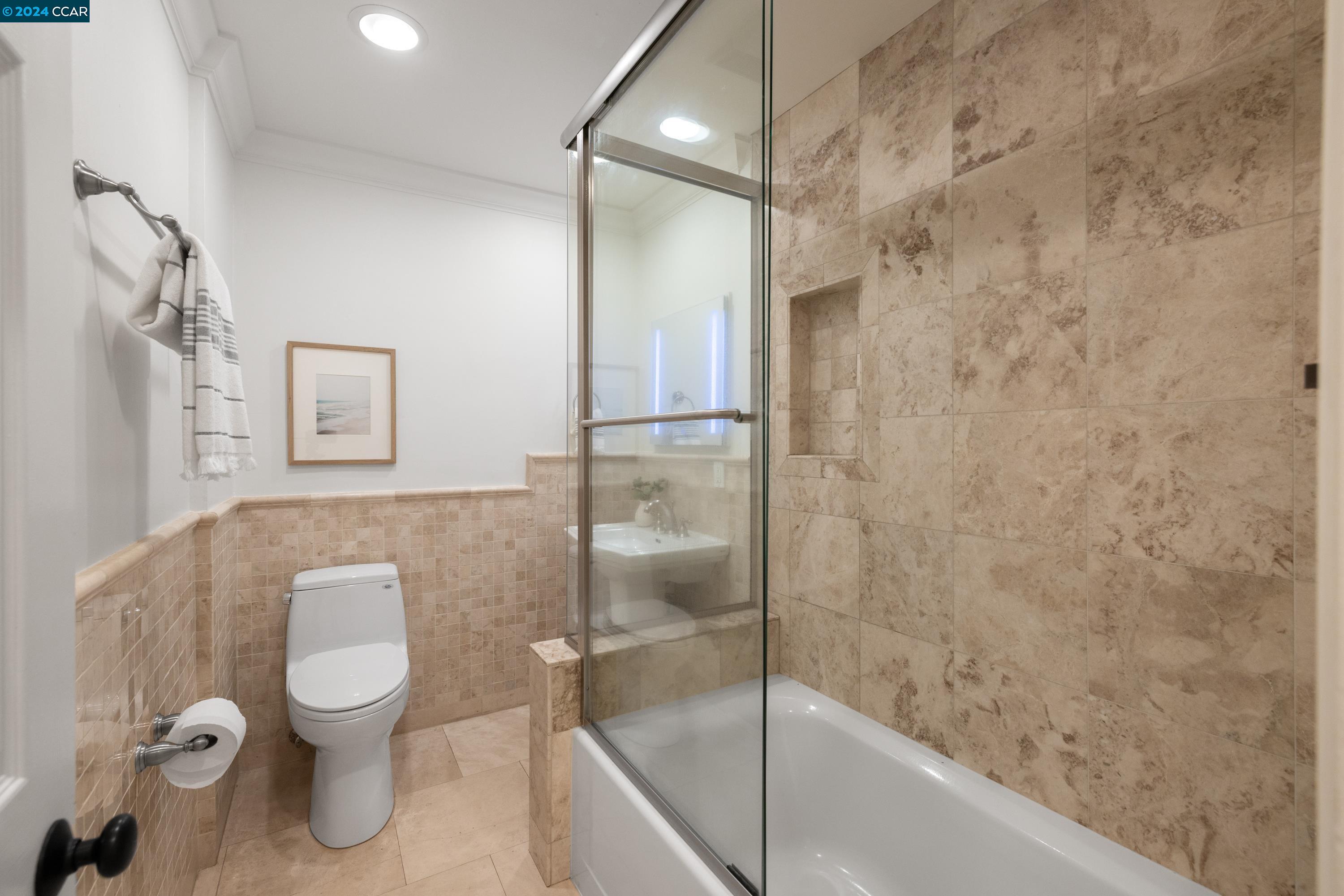 3308 Berta Ln