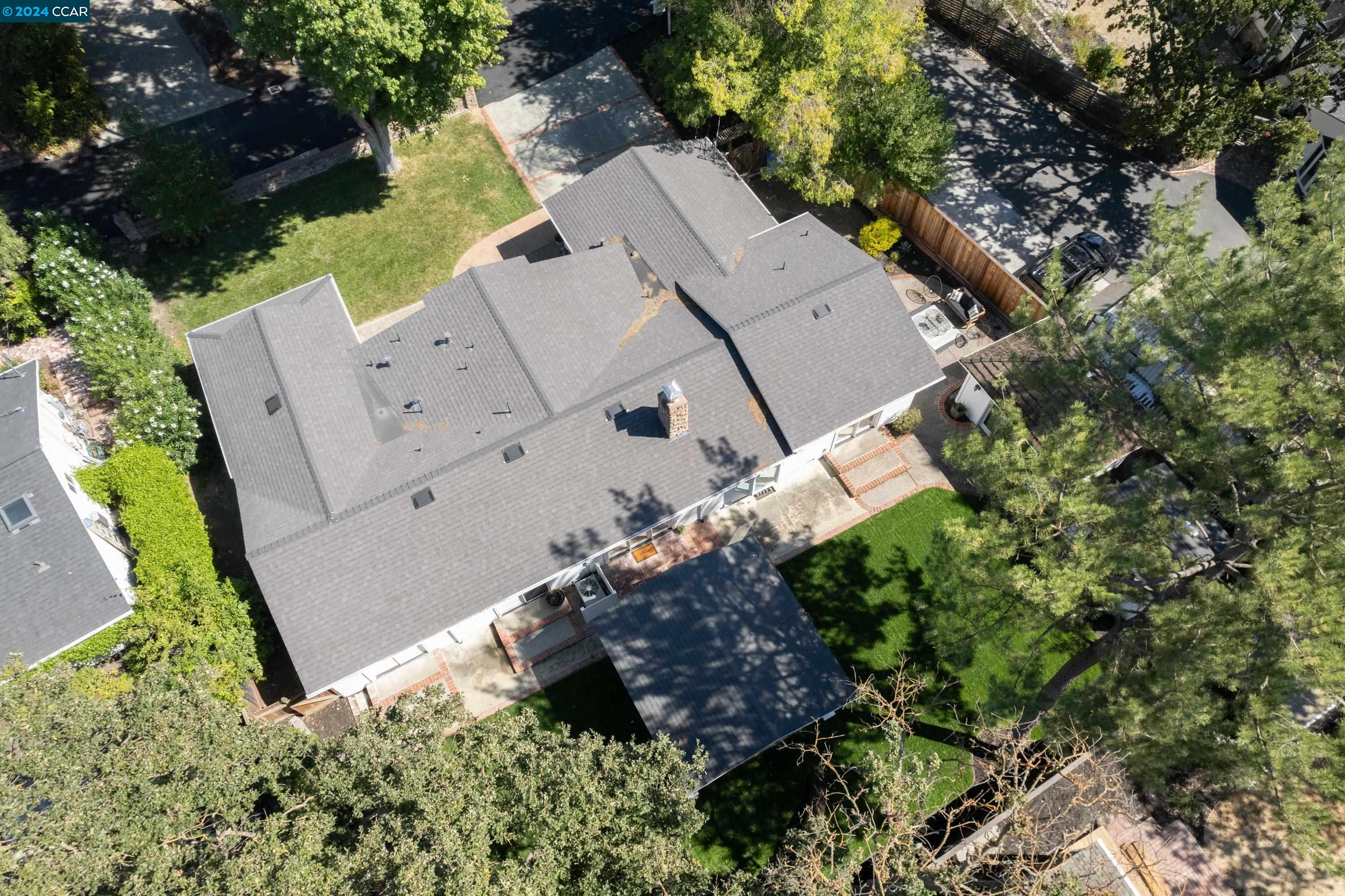 3308 Berta Ln
